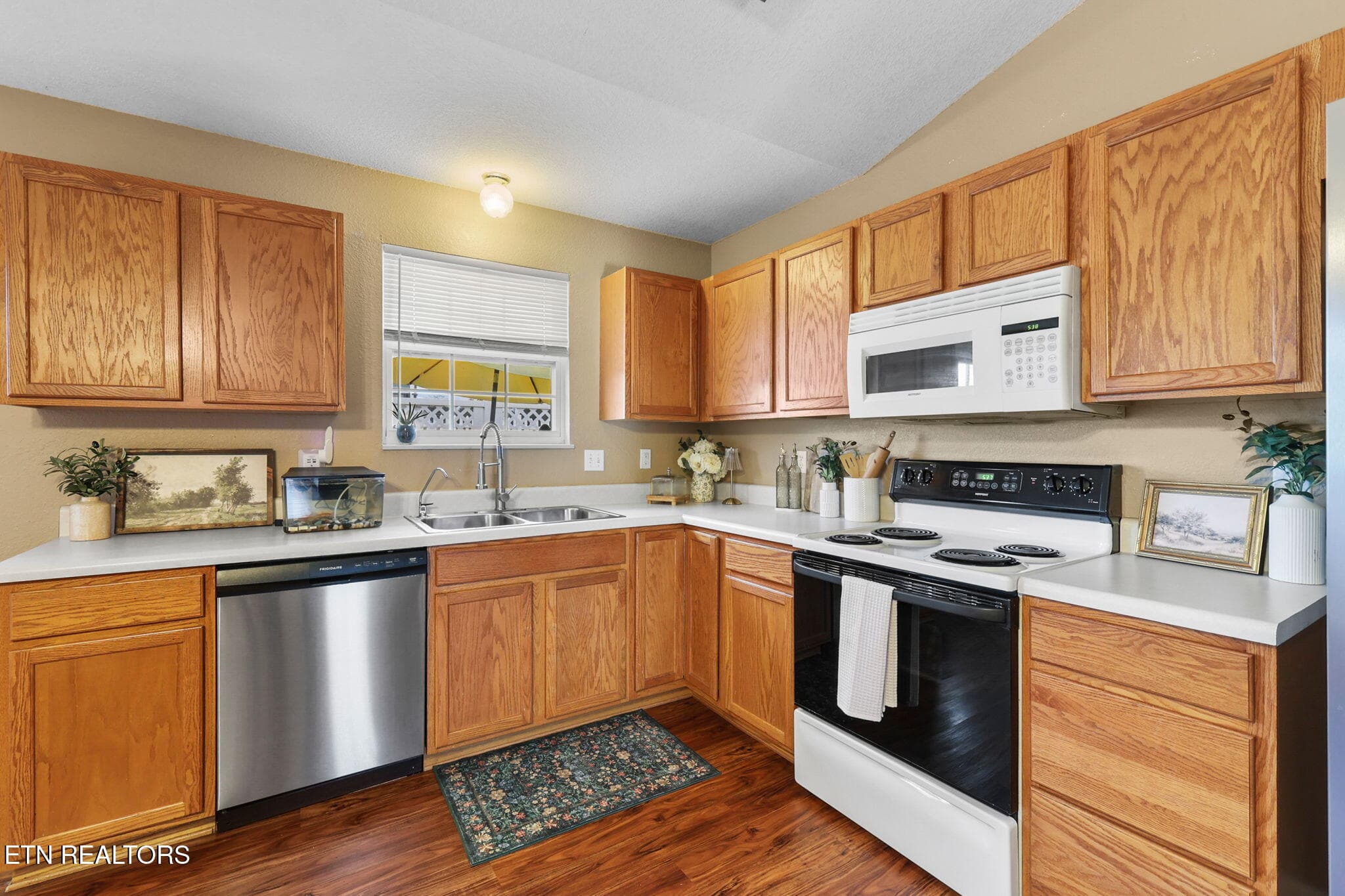 23-web-or-mls-3F1A9828 - 4104 Briggs Loop, Kodak, TN 37764
