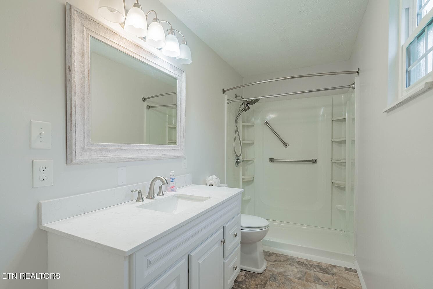A7301174-HDR - 104 W Sheridan Place, Oak Ridge, TN 37830, Oak Ridge