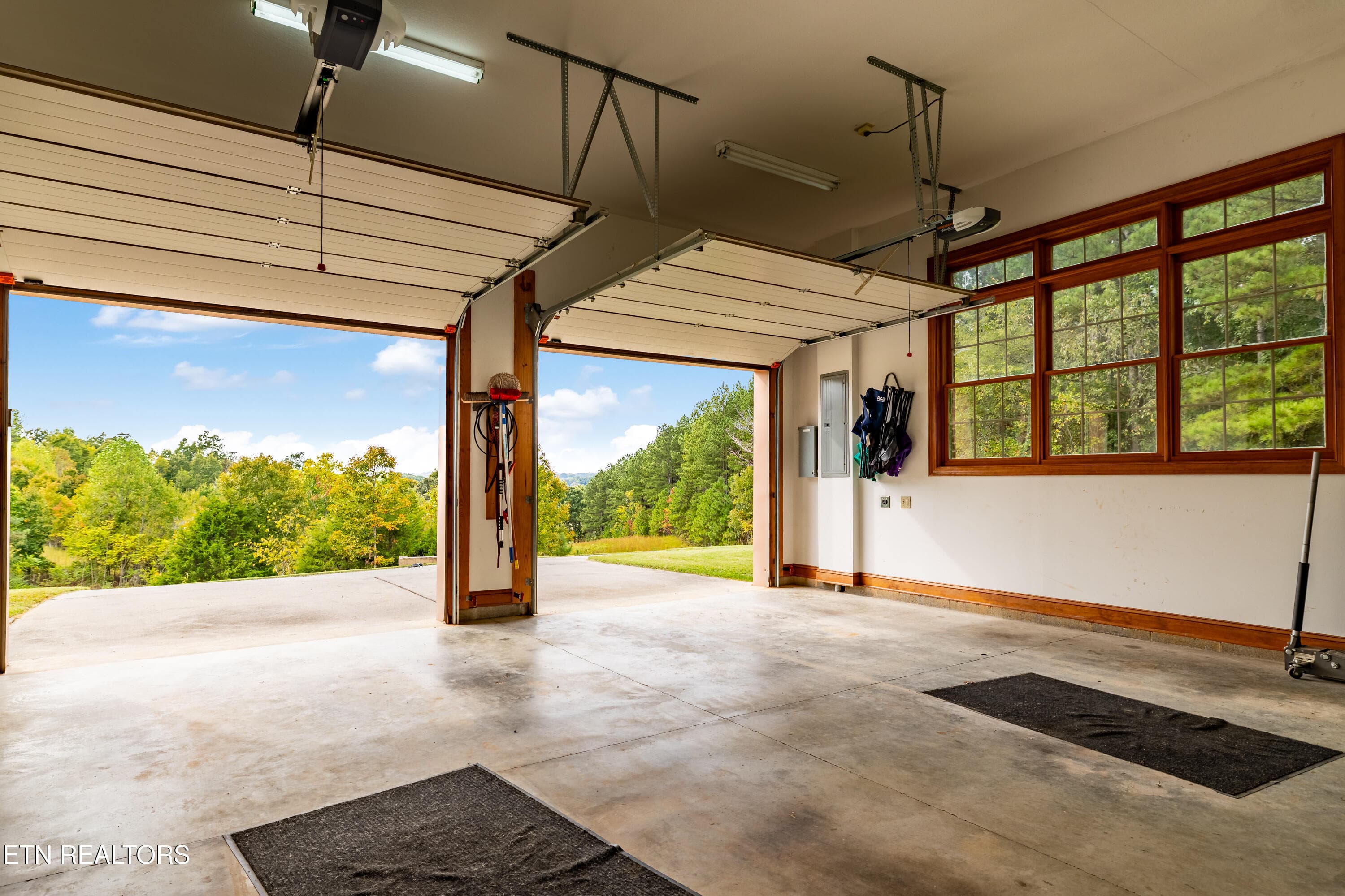 Garage - 1410 Ward Rd, Loudon, TN 37774, Loudon