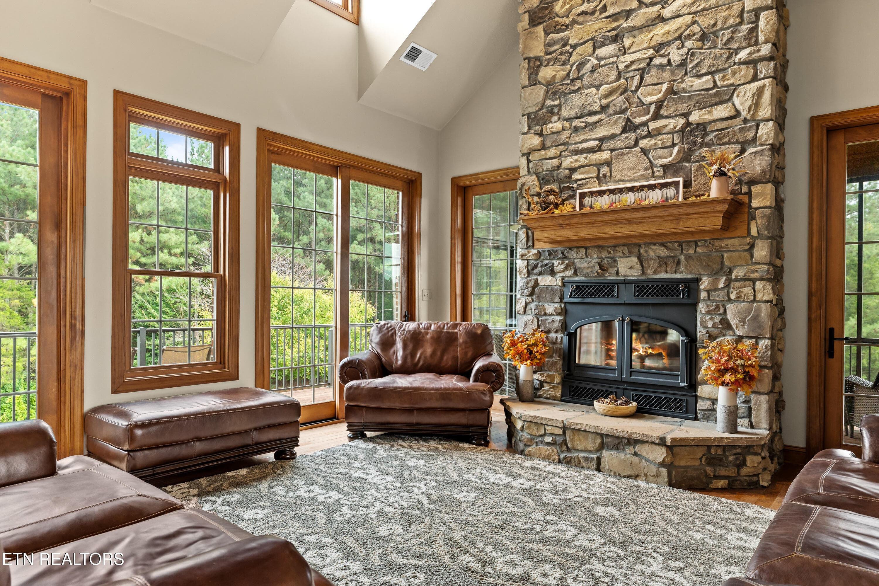 Family Room - 1410 Ward Rd, Loudon, TN 37774, Loudon