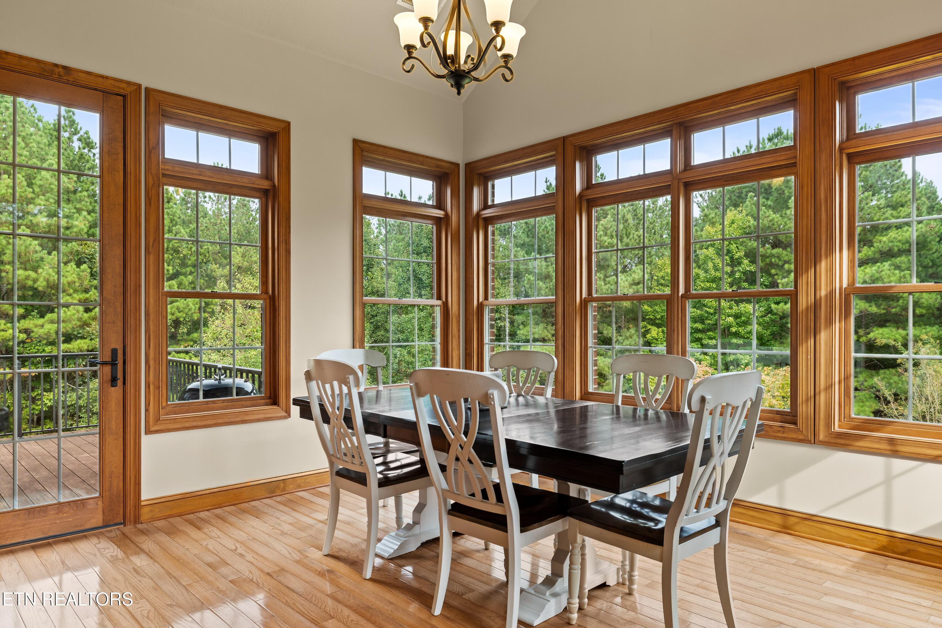 Breakfast area - 1410 Ward Rd, Loudon, TN 37774, Loudon