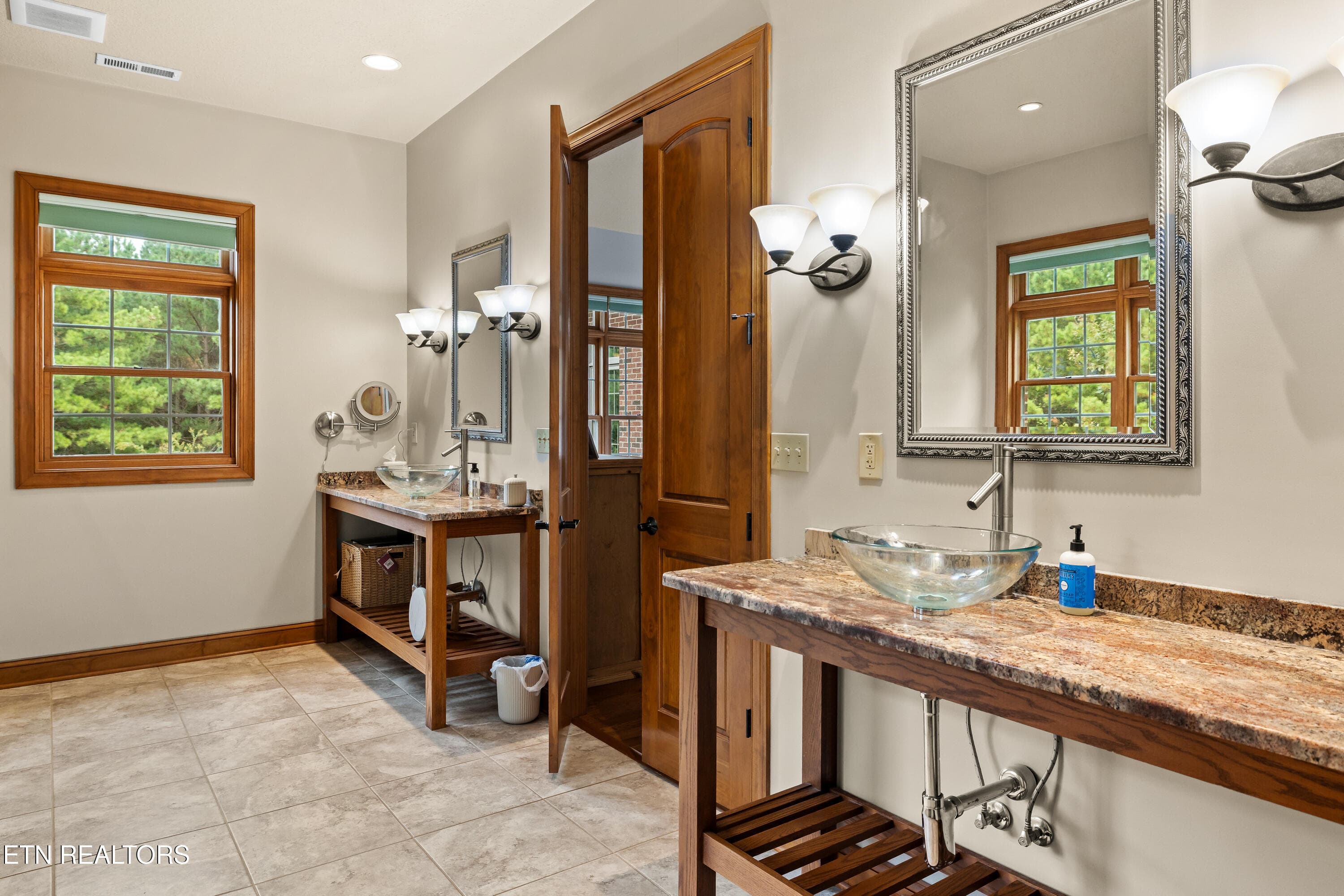 Master Bath - 1410 Ward Rd, Loudon, TN 37774, Loudon