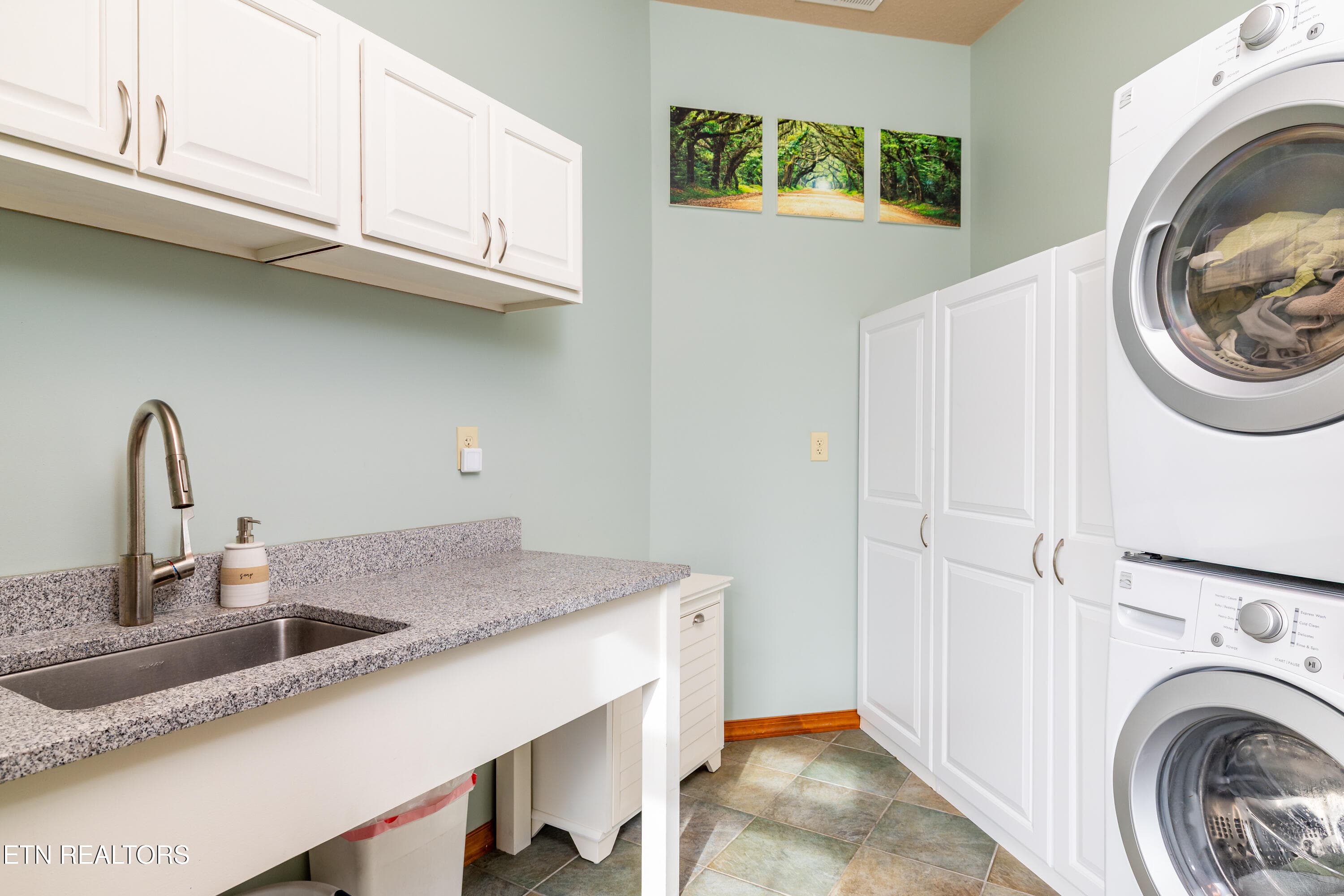 Laundry Room - 1410 Ward Rd, Loudon, TN 37774, Loudon