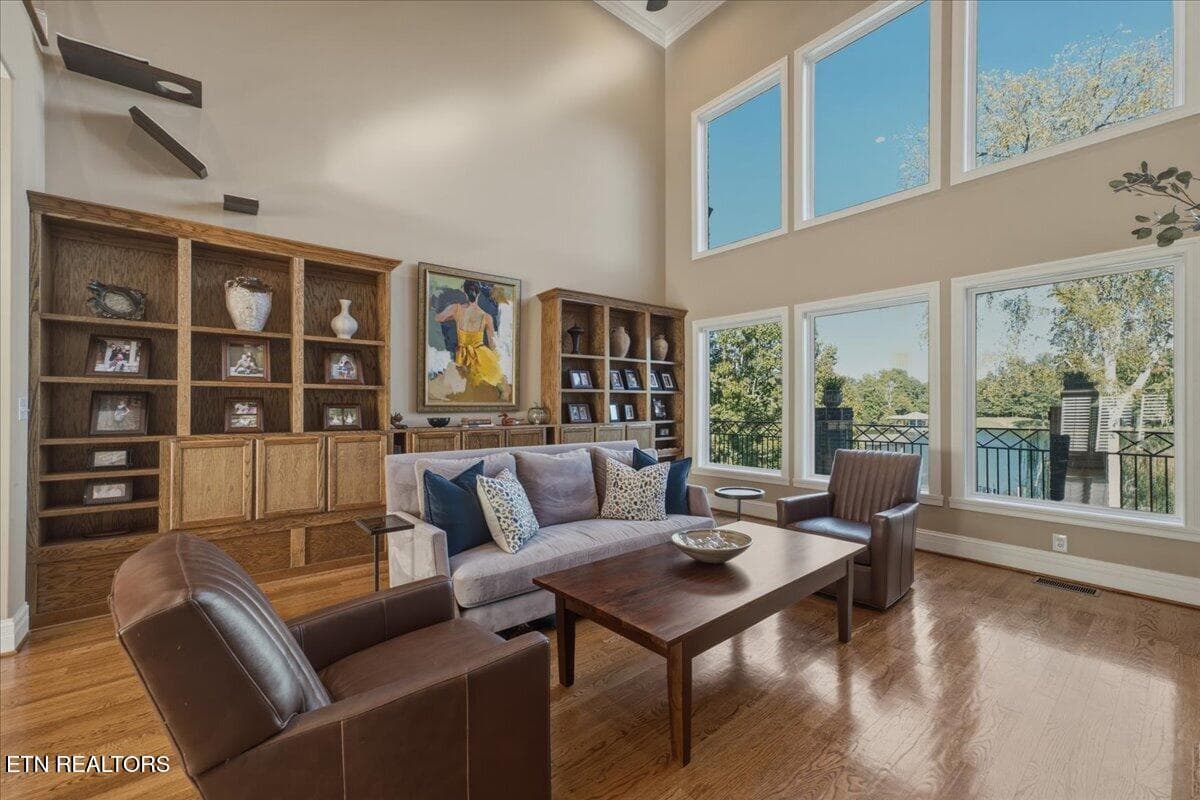 09-Living Room - 725 Riverchase Rd, Lenoir City, TN 37772