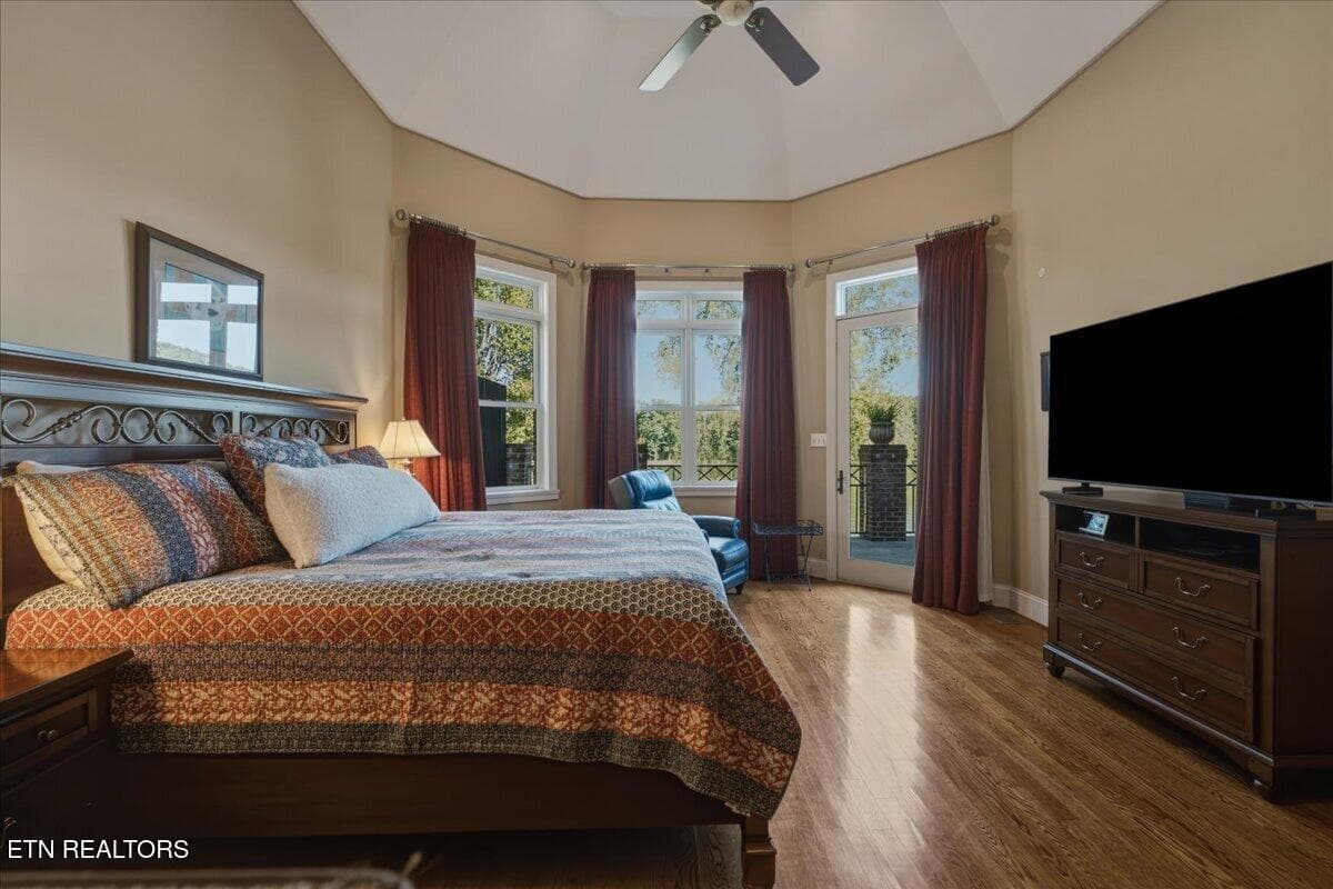 21-Primary Bedroom - 725 Riverchase Rd, Lenoir City, TN 37772