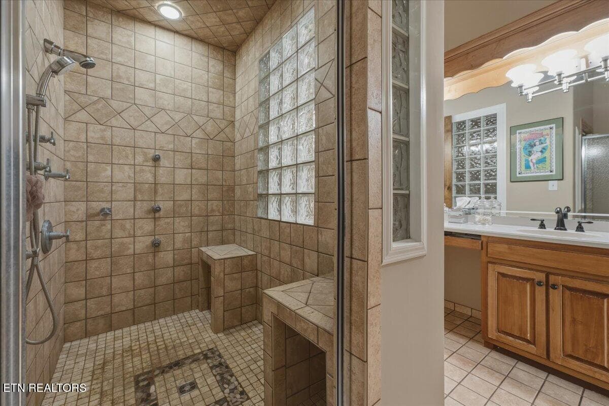 25-Primary Bath - 725 Riverchase Rd, Lenoir City, TN 37772