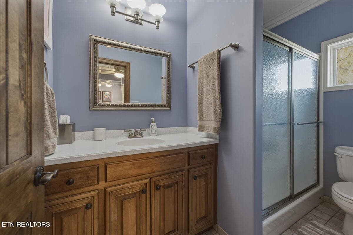 32-Full Bath - 725 Riverchase Rd, Lenoir City, TN 37772