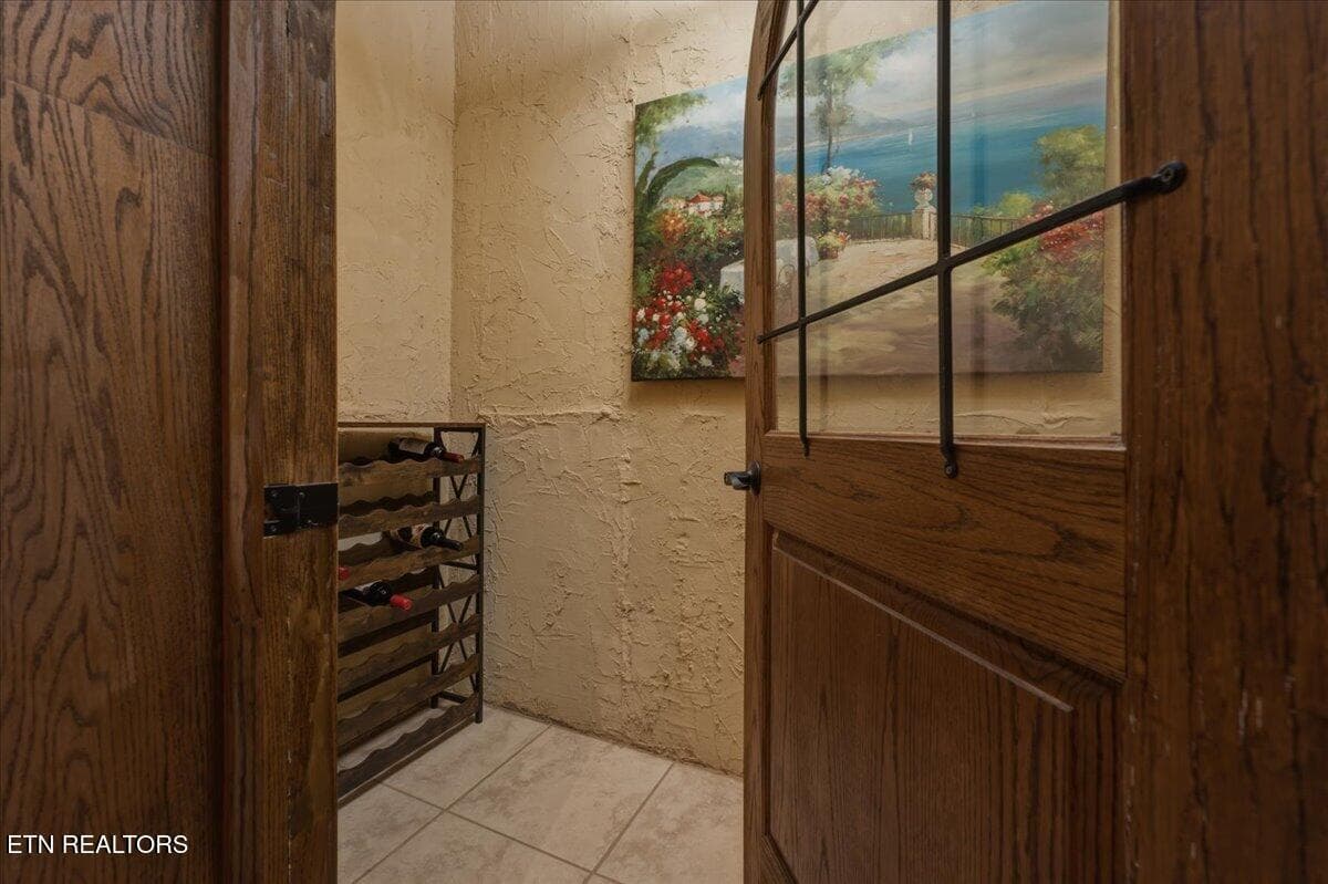 43-Wine Room - 725 Riverchase Rd, Lenoir City, TN 37772