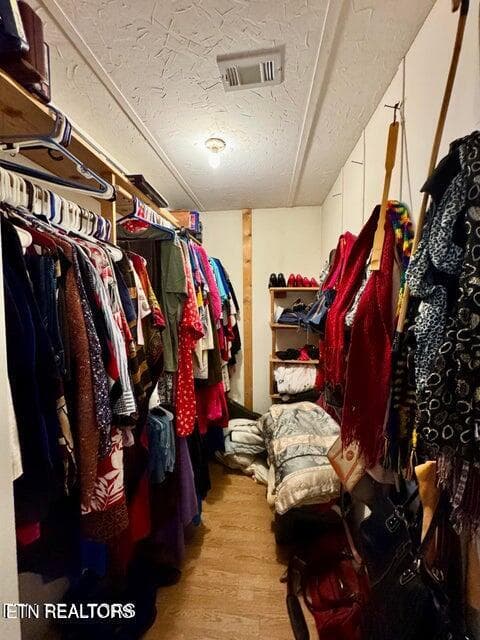 5889 Newton Road walk in closet 1 - 5889 Newton Rd, Crossville, TN 38572