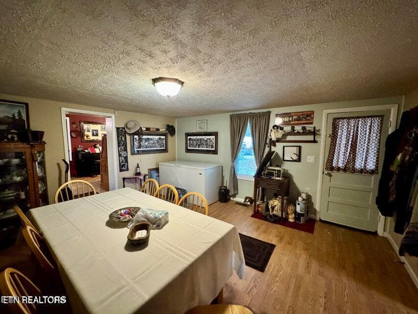 5889 Newton Road dining 2 new - 5889 Newton Rd, Crossville, TN 38572