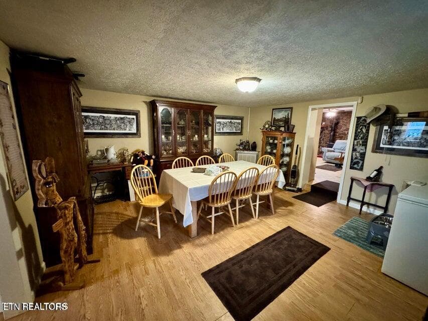 5889 Newton Road dining new - 5889 Newton Rd, Crossville, TN 38572