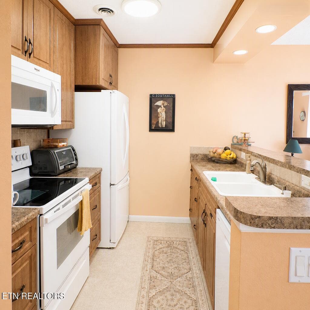 Kitchen - 39 Lakeshore Lane 59, Fairfield Glade, TN 38558, Fairfield Glade
