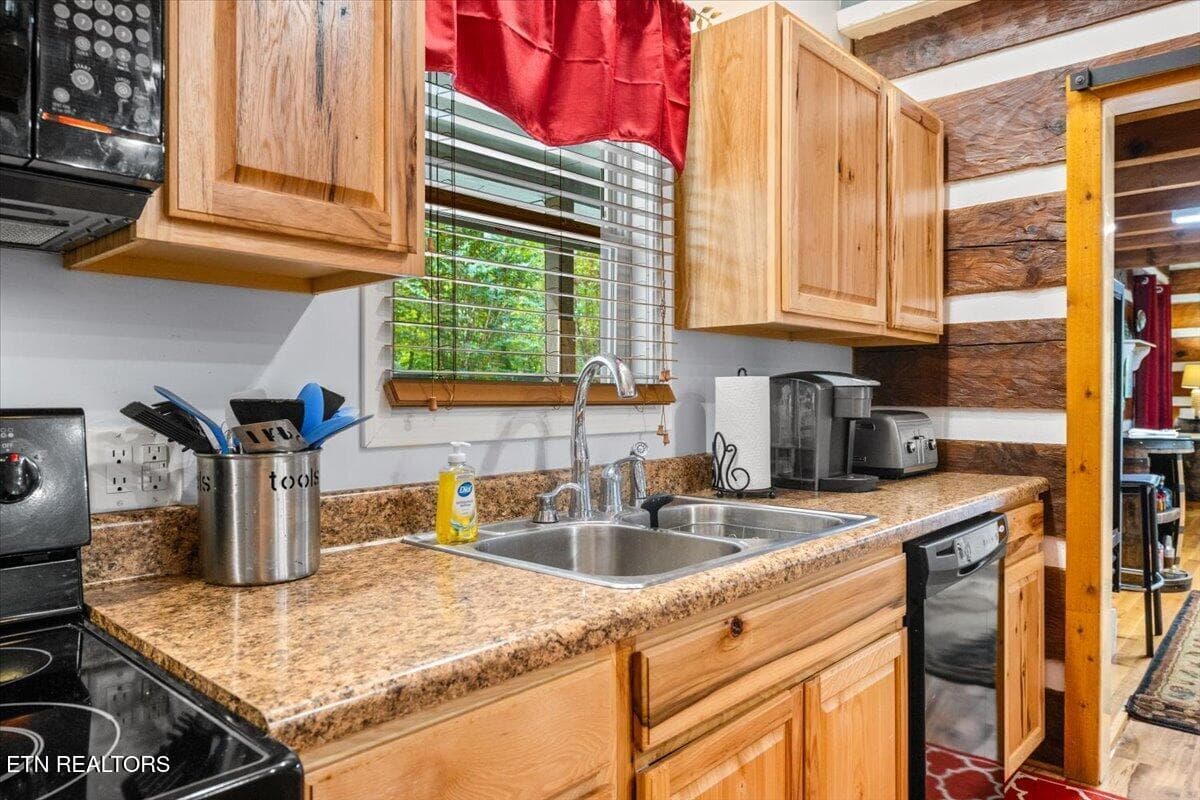 26-835 Jim Lee Ridge Rd - 835 Jim Lee Ridge Rd, LaFollette, TN 37766, LaFollette