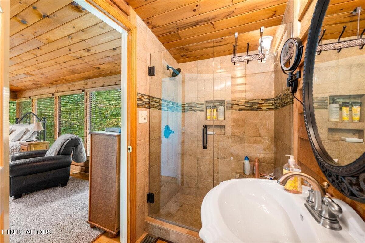 38-835 Jim Lee Ridge Rd - 835 Jim Lee Ridge Rd, LaFollette, TN 37766, LaFollette