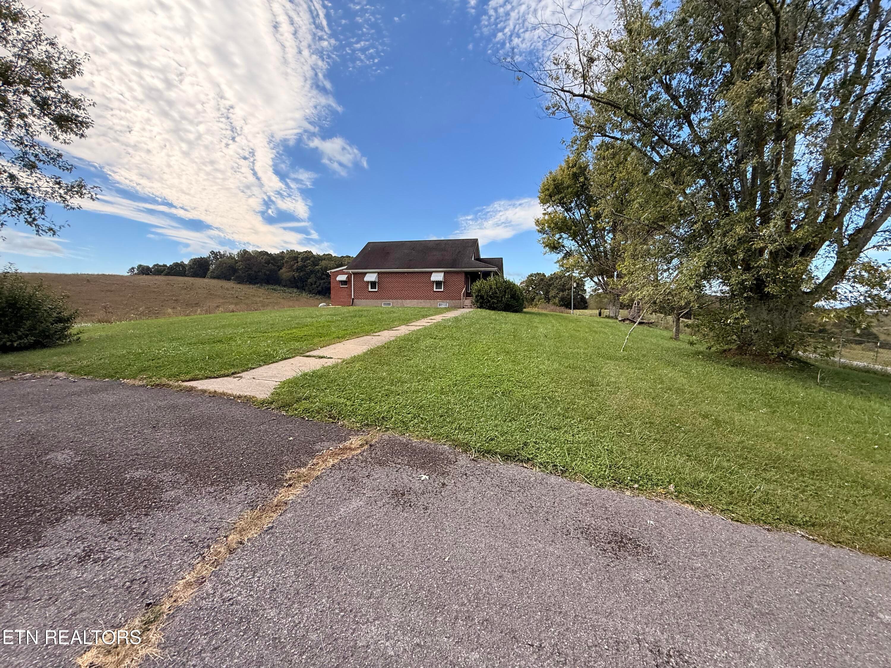 IMG_4918 - 469 Patchwork Rd, Rose Hill, VA 24281