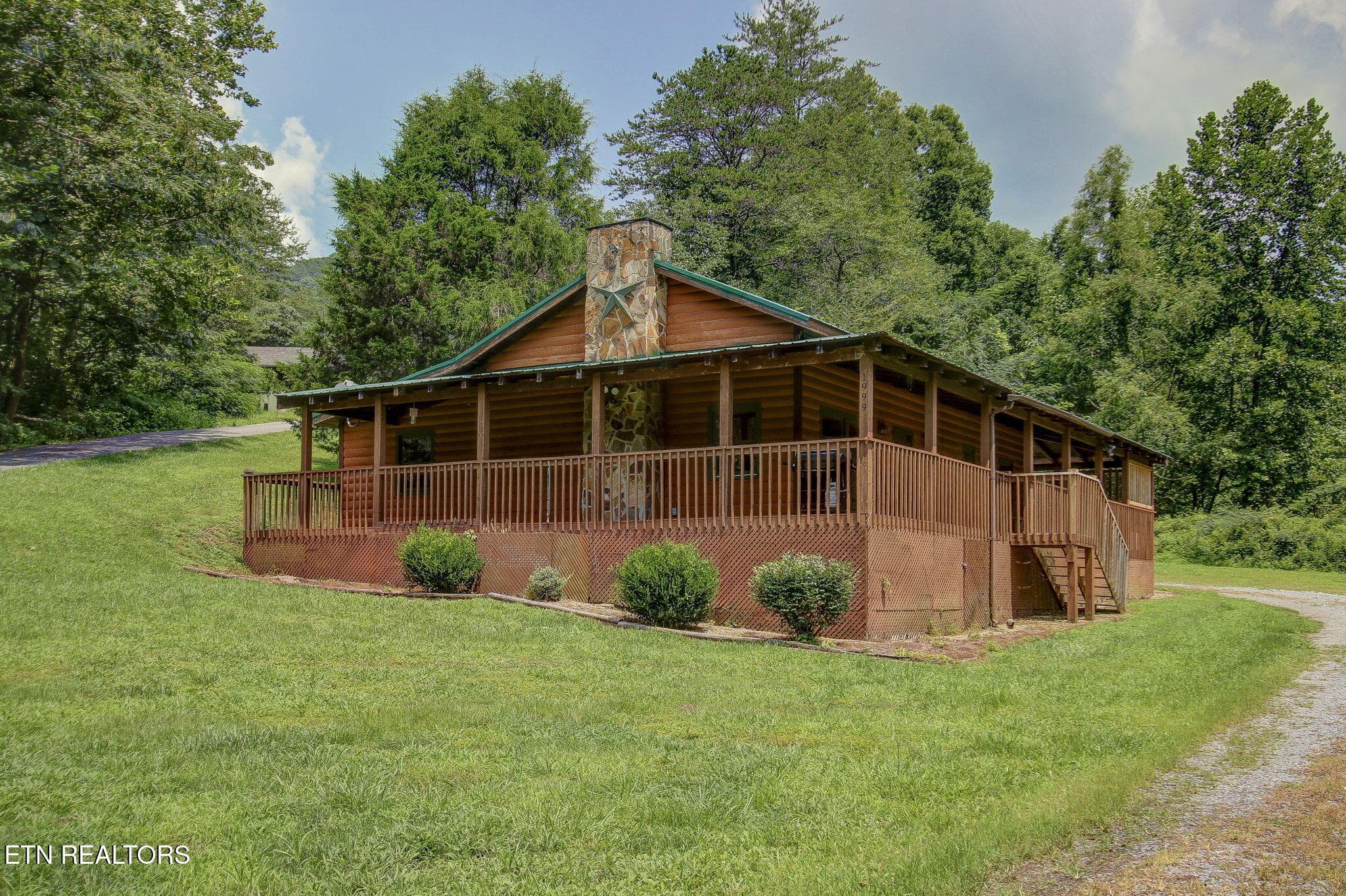 cabin front - 1999 E Mountain View Way, Sevierville, TN 37876, Sevierville