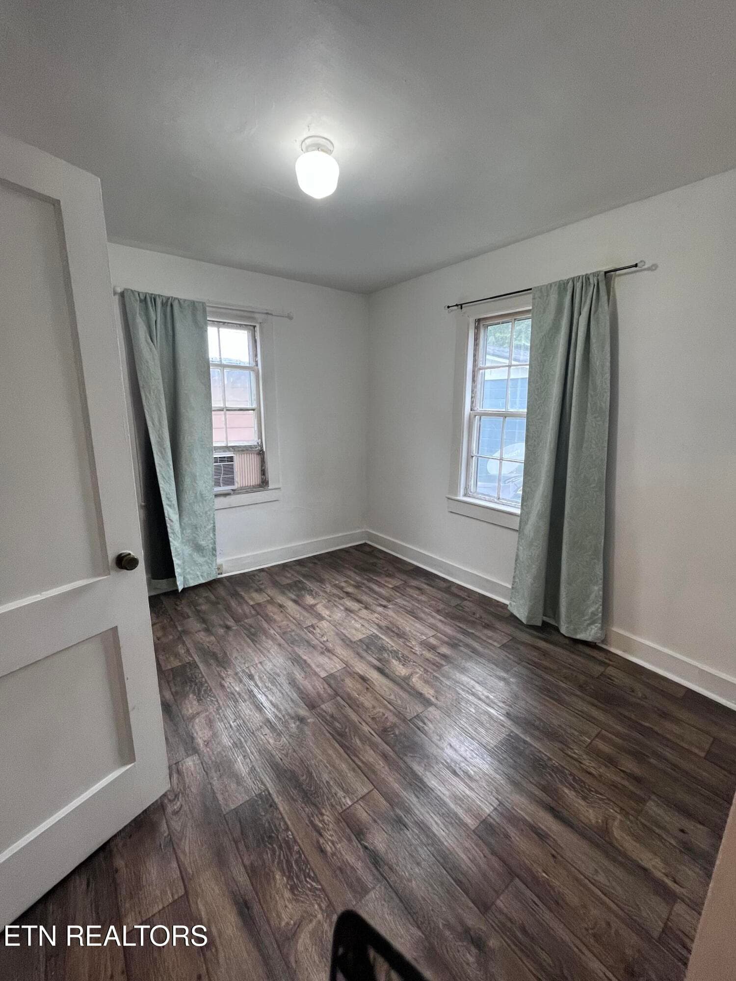 Back Bedroom - 227 Henderson Ave, Sevierville, TN 37862, Sevierville