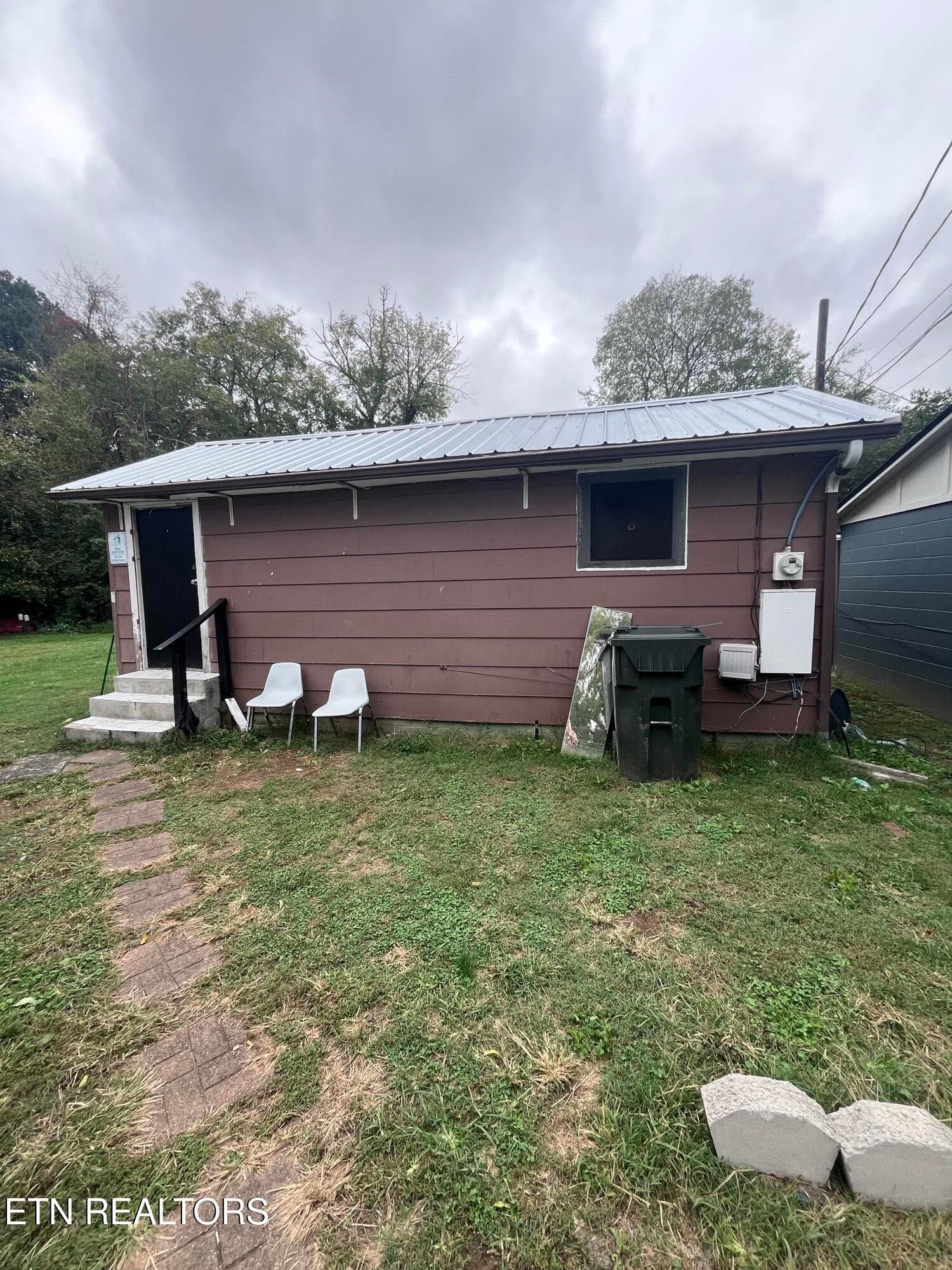 Additional LivingQuarters - 227 Henderson Ave, Sevierville, TN 37862, Sevierville