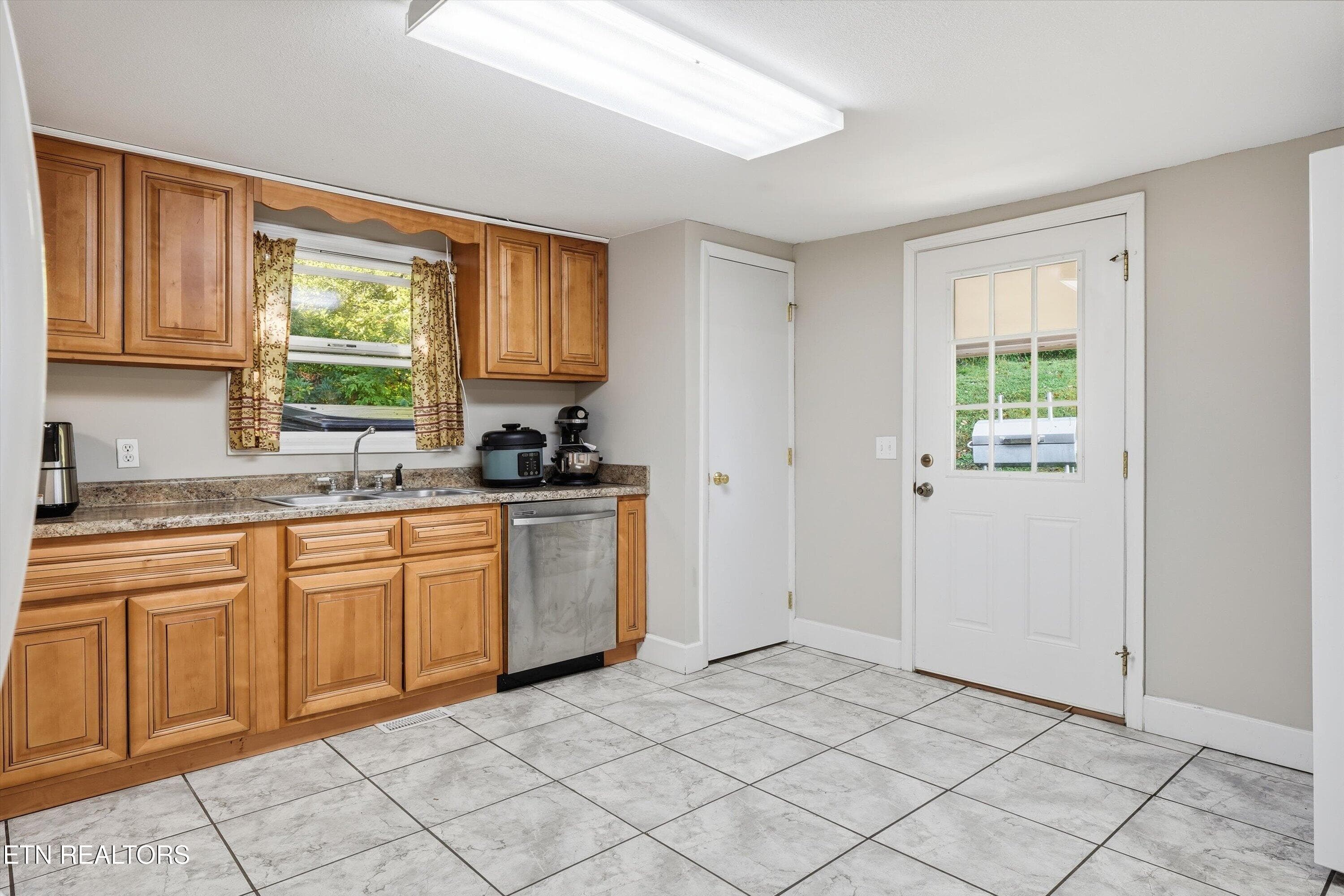 16-111 Cathcart Rd [3482465]-180 - 111 Cathcart Rd, Vonore, TN 37885, Vonore
