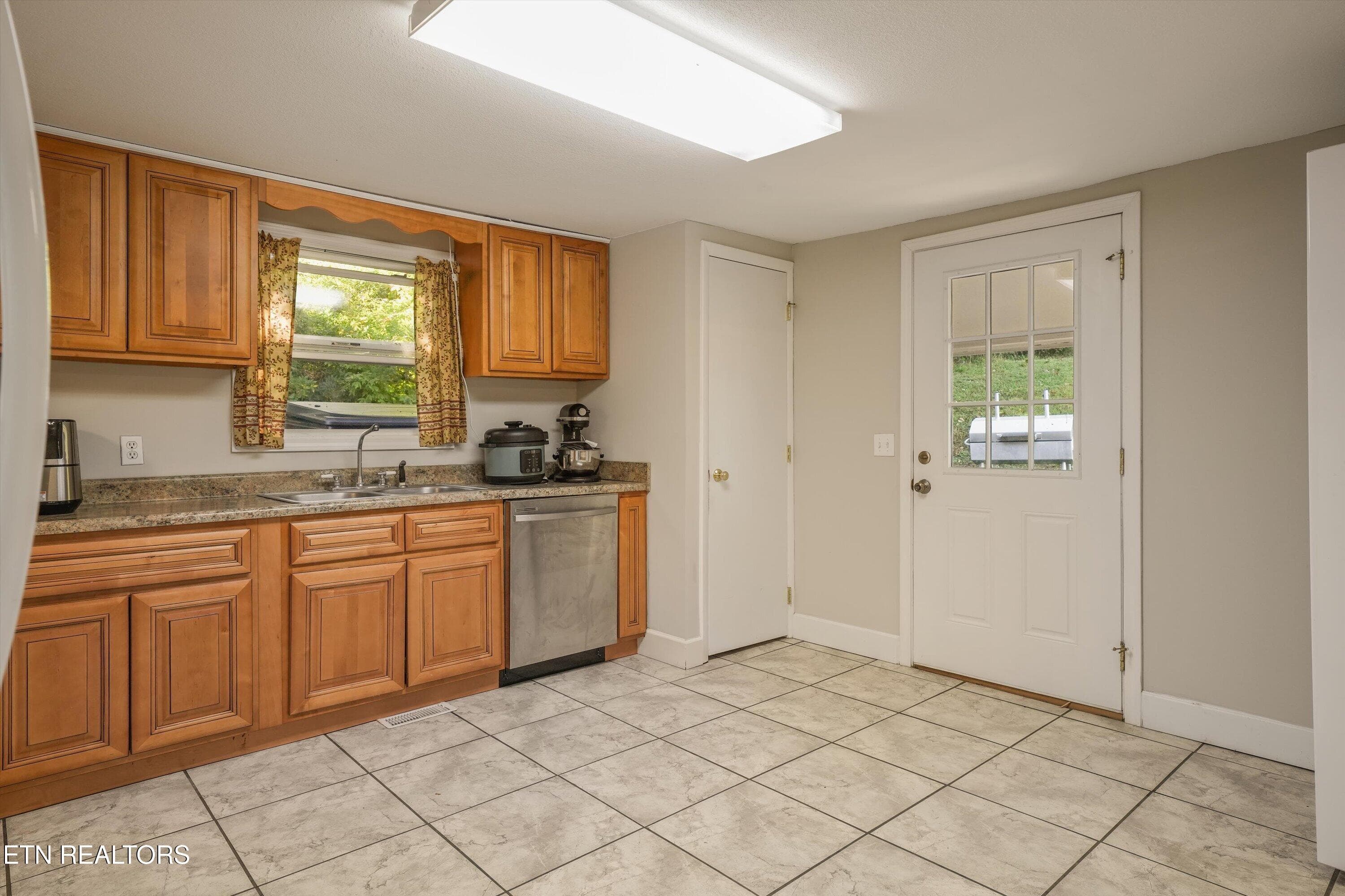 21-111 Cathcart Rd37 - 111 Cathcart Rd, Vonore, TN 37885