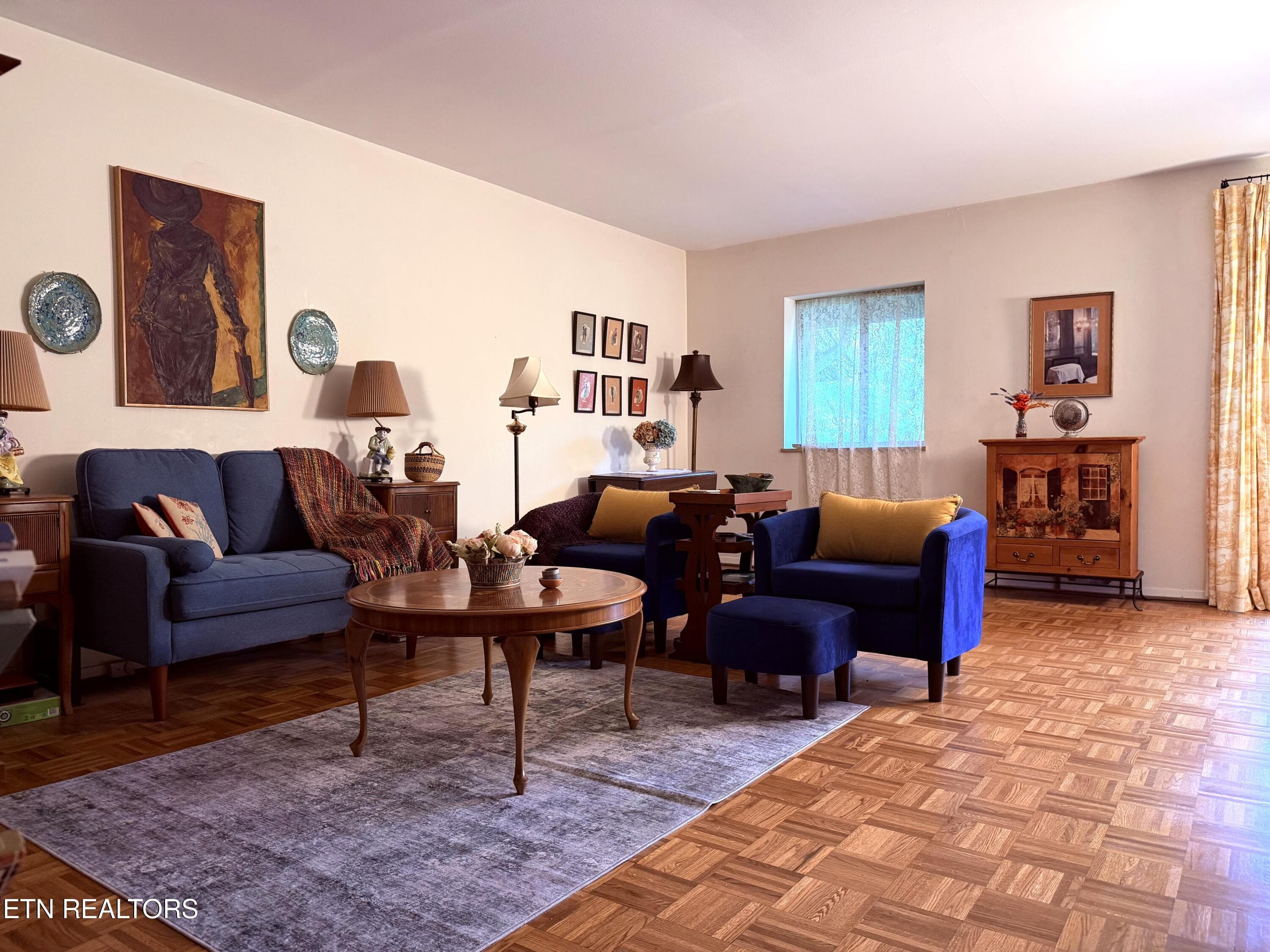 Living room - 3636 Taliluna Ave 618, Knoxville, TN 37919, Knoxville