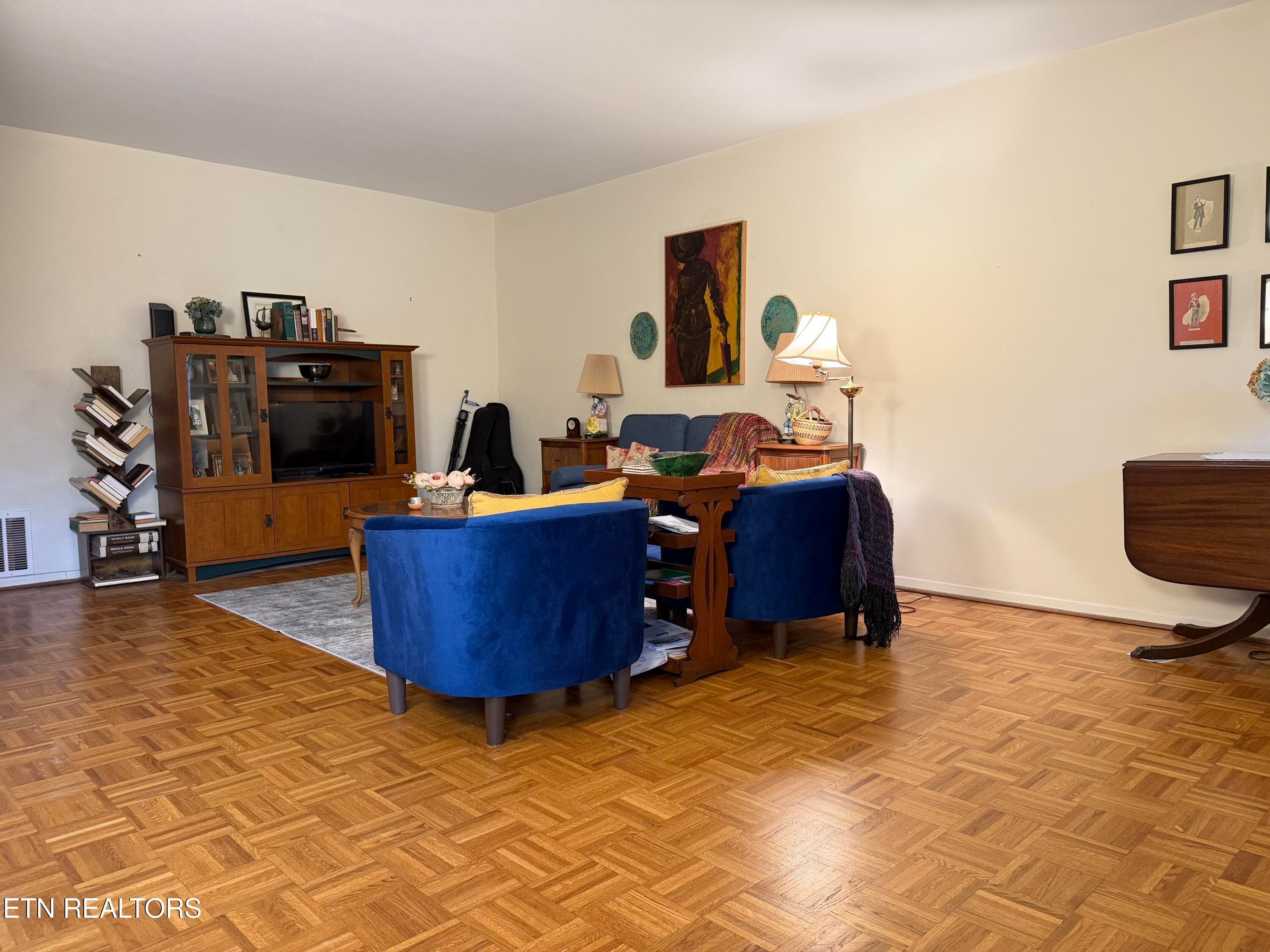 Living Room 2 - 3636 Taliluna Ave 618, Knoxville, TN 37919, Knoxville