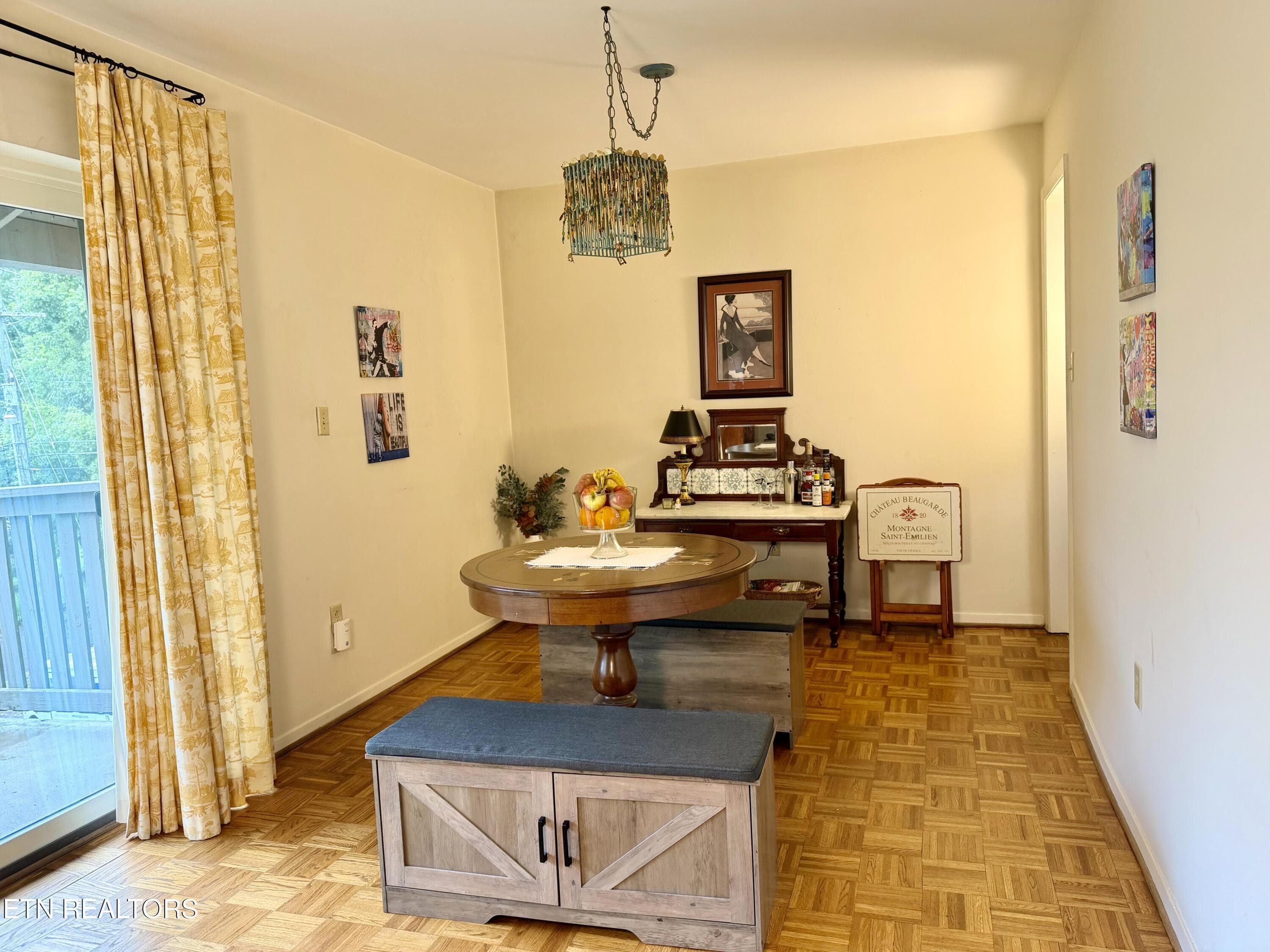 Dining area 1 - 3636 Taliluna Ave 618, Knoxville, TN 37919, Knoxville