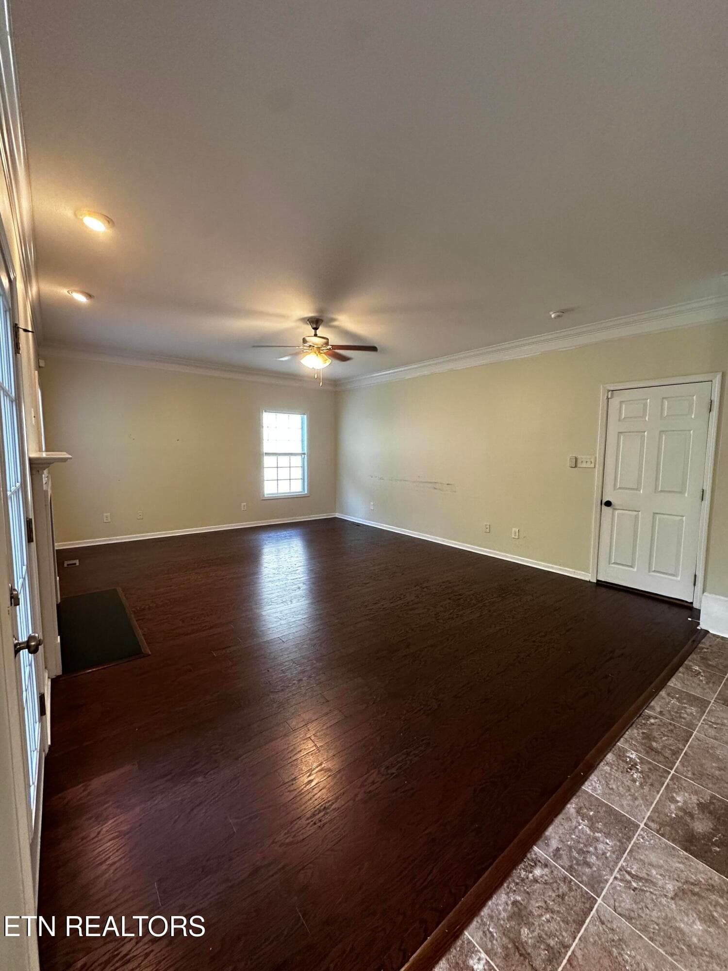 Hardwood floors door to 2 car garage - 5901 Apple Valley Drive, Knoxville, TN 37924, Knoxville