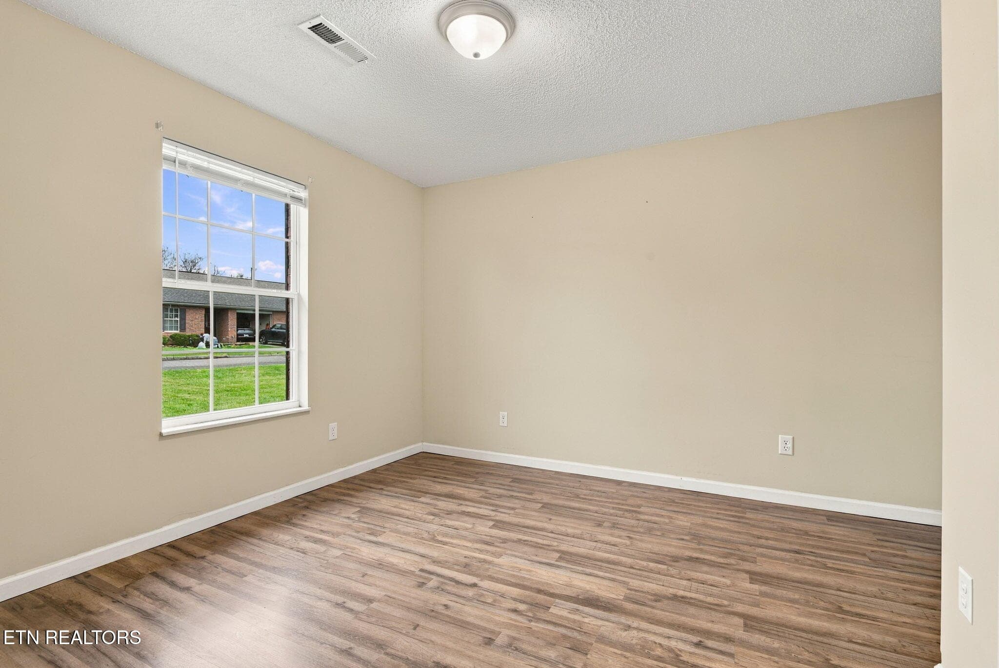 10-web-or-mls-016_7209 Lyngate-9540 - 7209 Lyngate Blvd, Powell, TN 37849, Powell