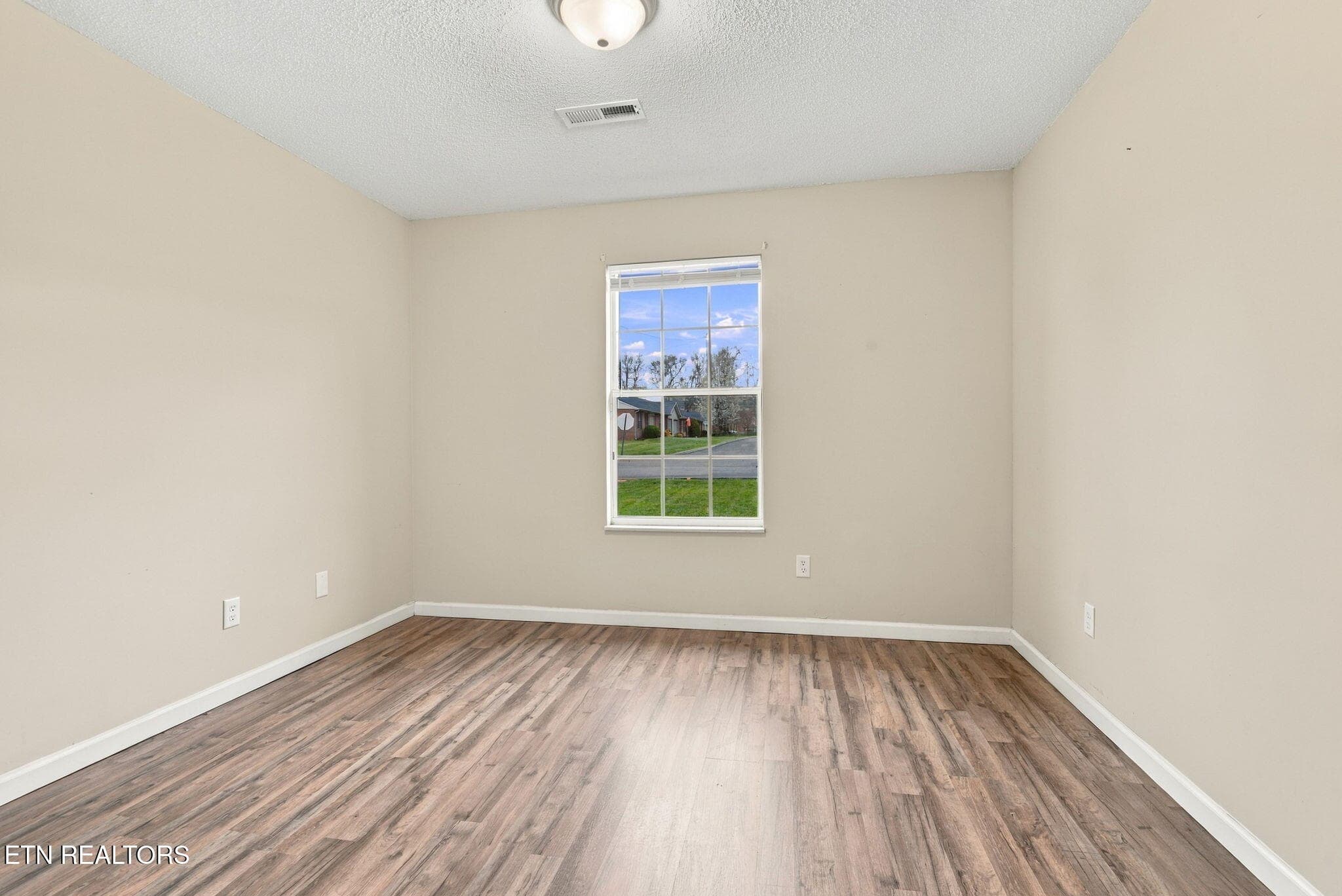 12-web-or-mls-017_7209 Lyngate-9550 - 7209 Lyngate Blvd, Powell, TN 37849, Powell