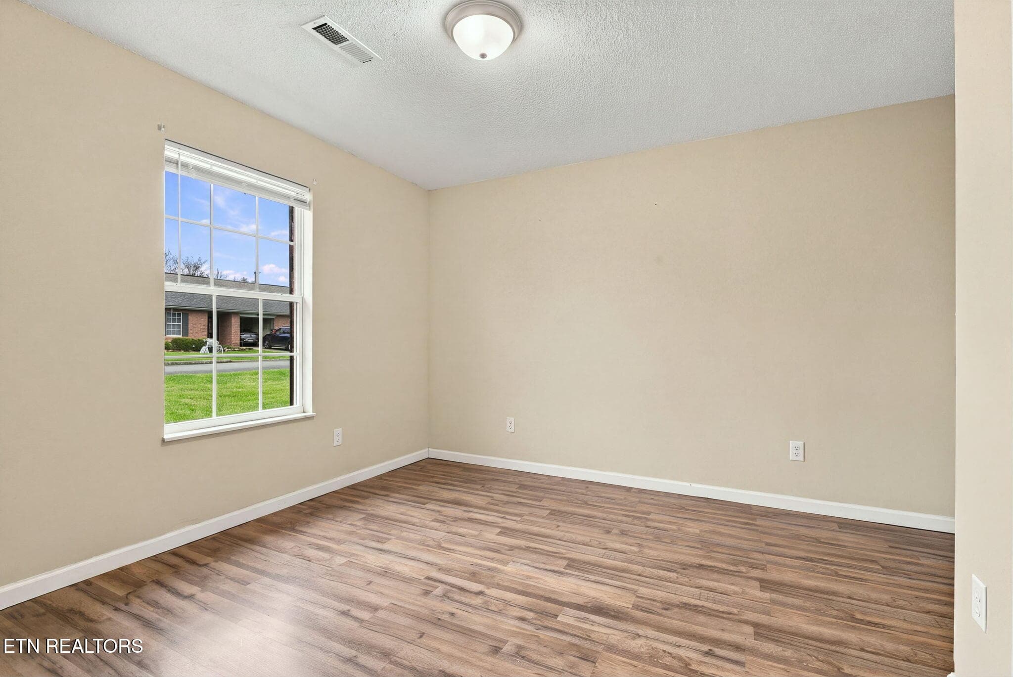 18-web-or-mls-016_7209 Lyngate-9540__AUT - 7209 Lyngate Blvd, Powell, TN 37849, Powell
