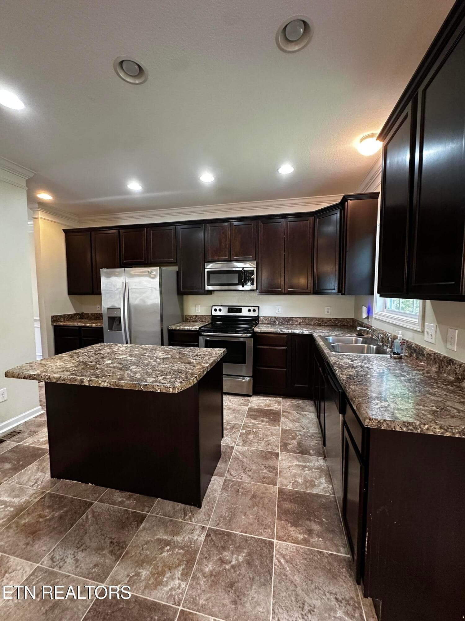 Stainless Steel Appliances - 5901 Apple Valley Drive, Knoxville, TN 37924, Knoxville