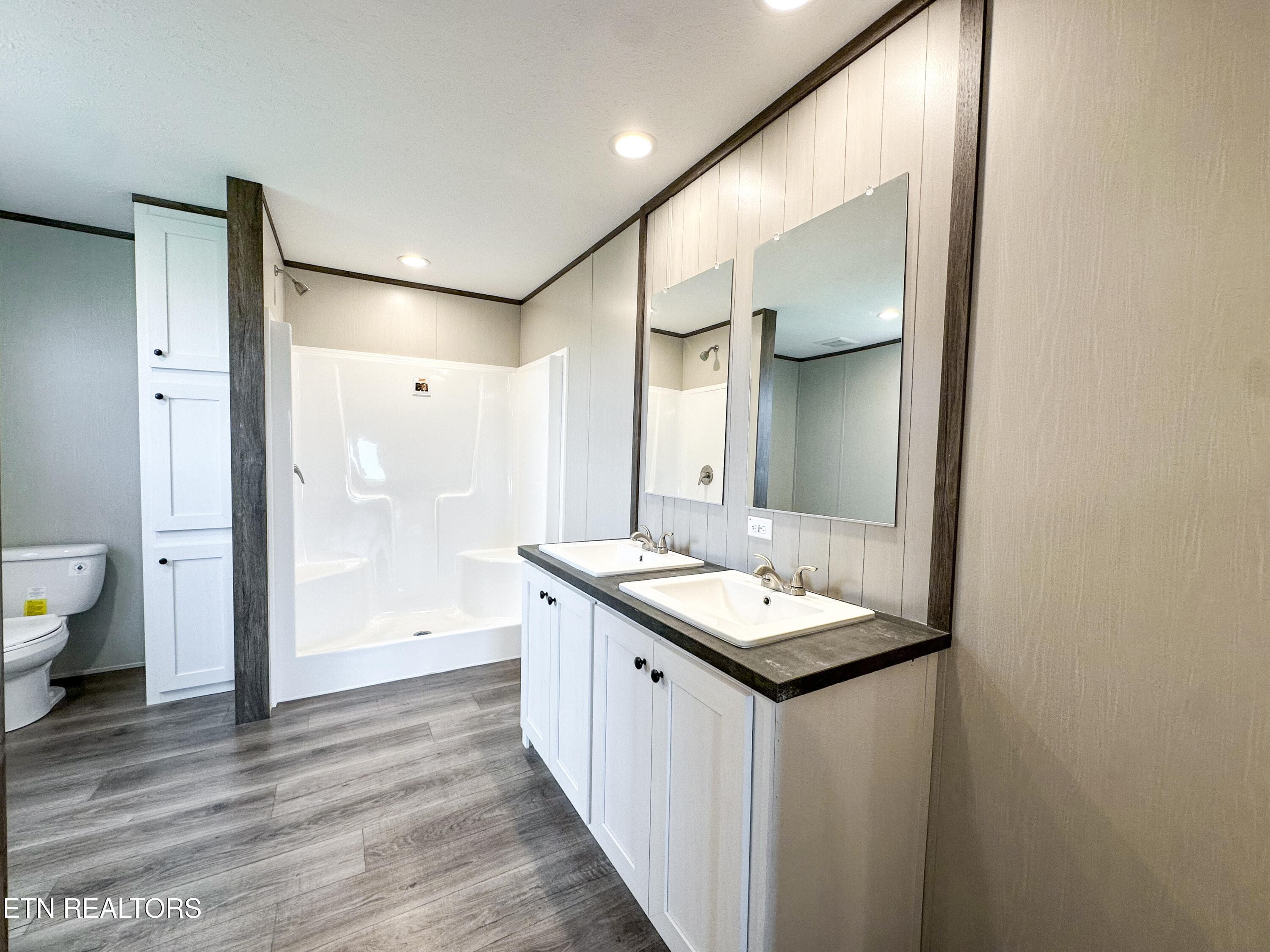 Primary Bathroom - 200 Laura Boling Loop Rd, Strawberry Plains, TN 37871, Strawberry Plains