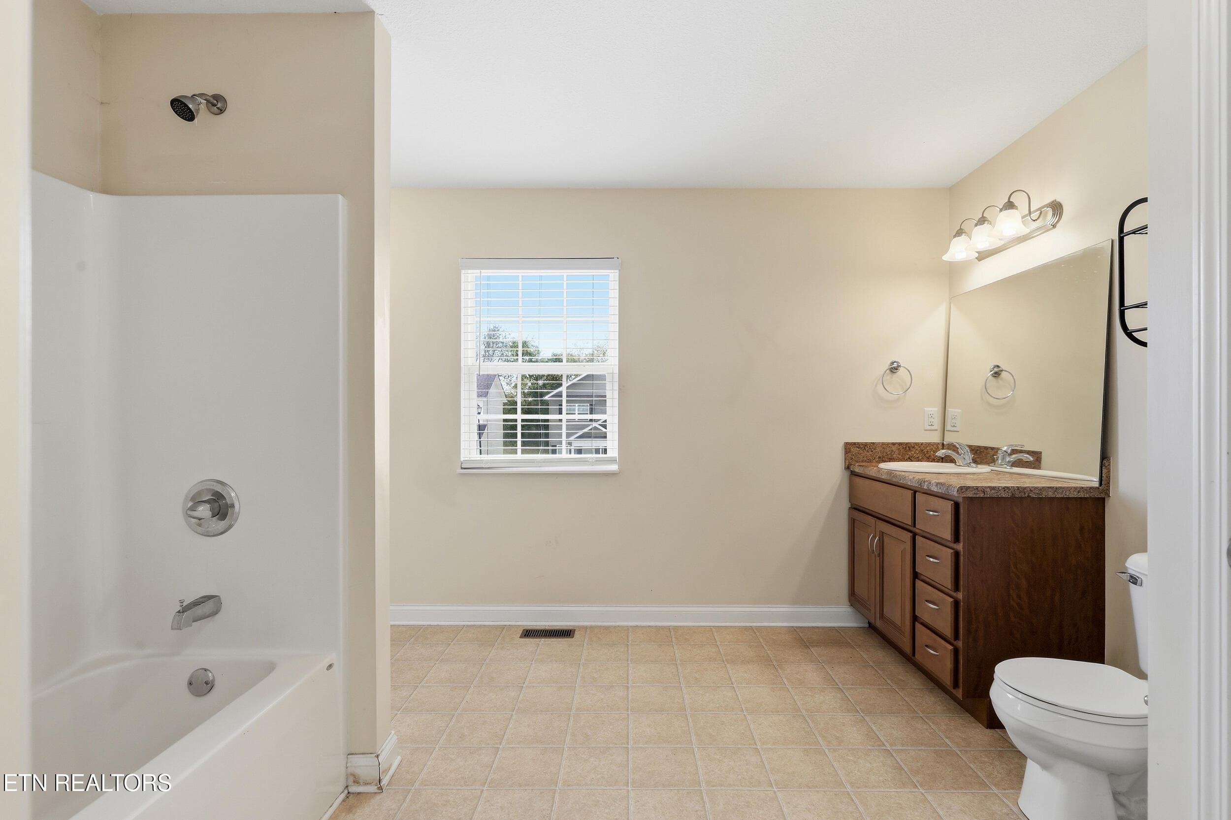 040 - 226 Heritage Crossing Drive, Maryville, TN 37804, Maryville