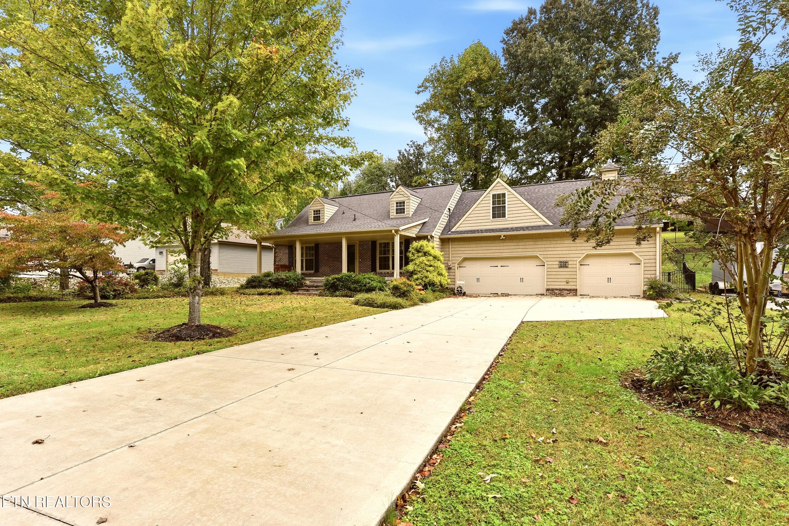 front of home - 618 Woodland Drive, Clinton, TN 37716, Clinton