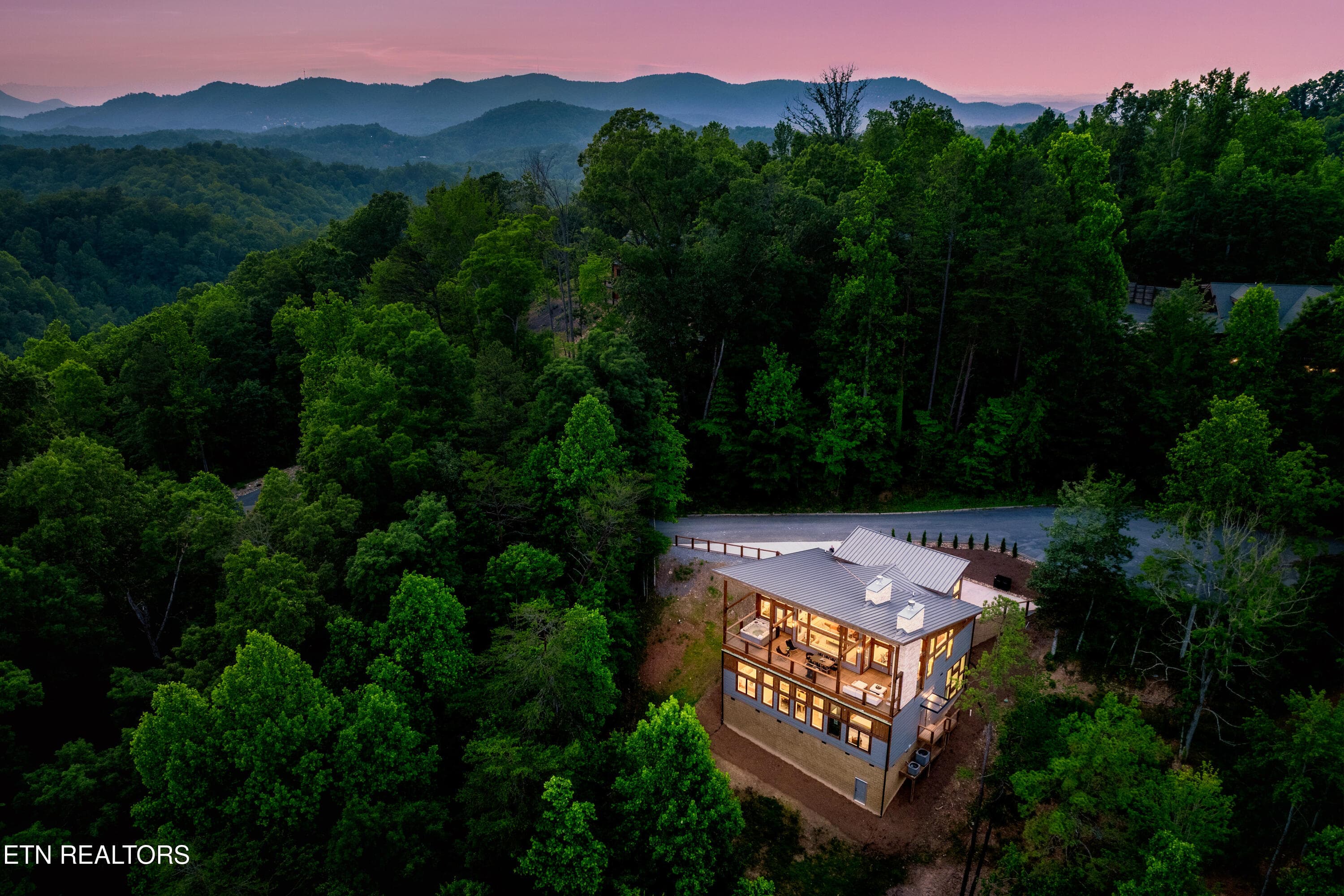2234LegendDr-160-4000 - 2234 Legend Drive, Sevierville, TN 37876