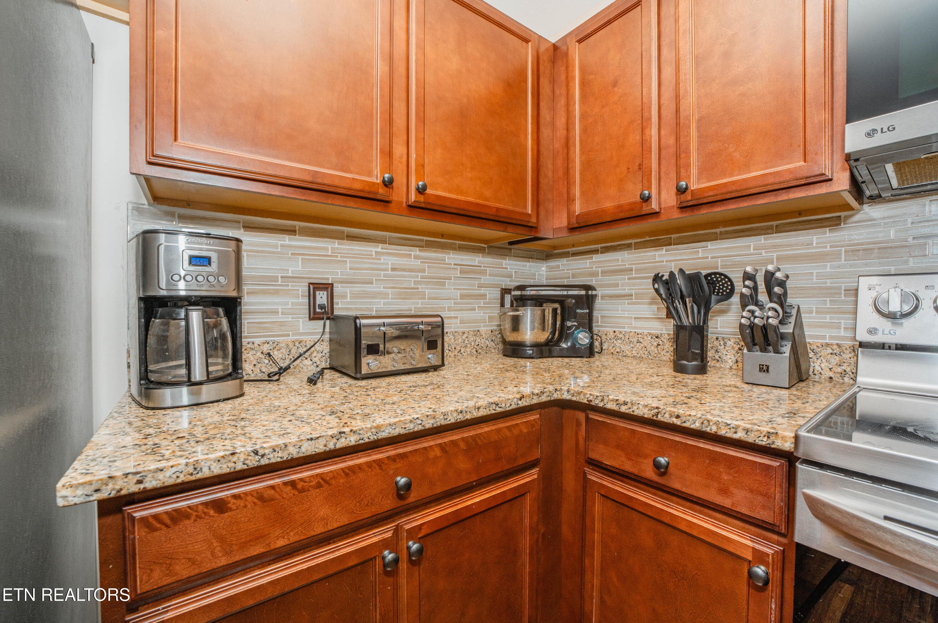 12_beyc6ace742796e6b - 7809 Elkton Lane, Powell, TN 37849, Powell
