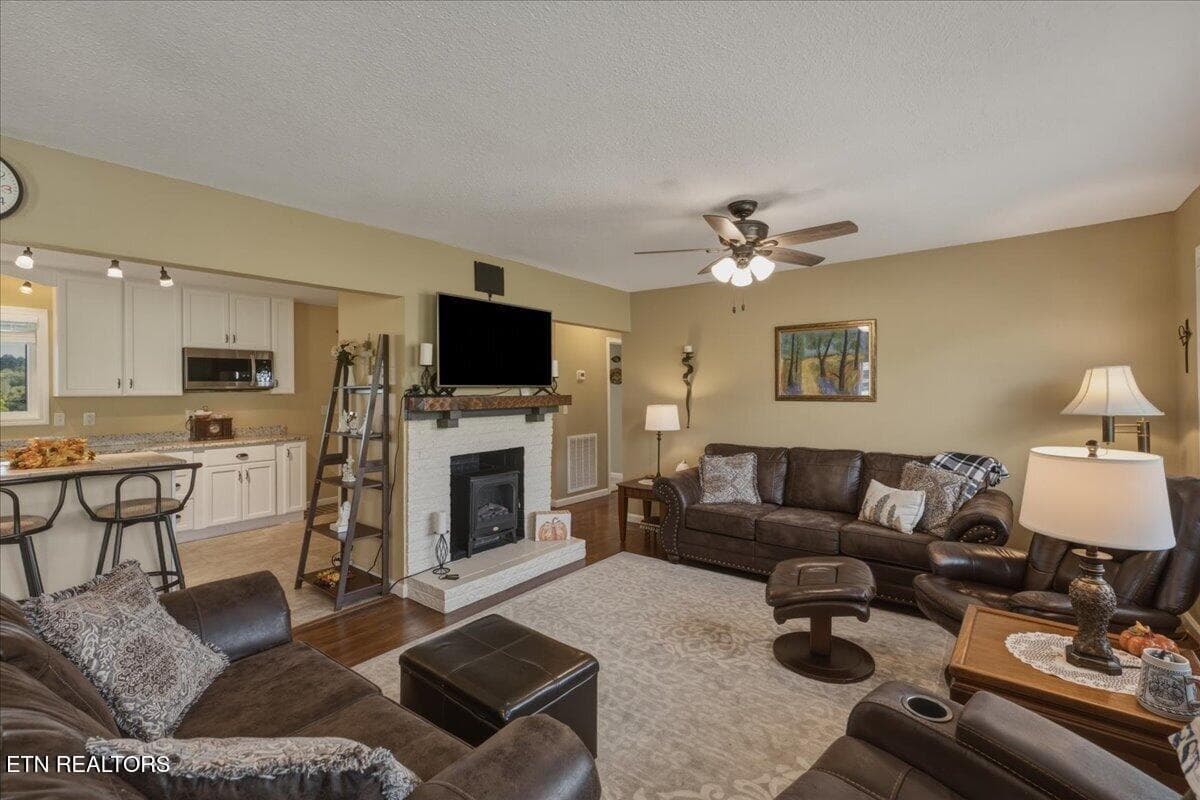 06-Living Room - 481 Judson Rd, Strawberry Plains, TN 37871, Strawberry Plains
