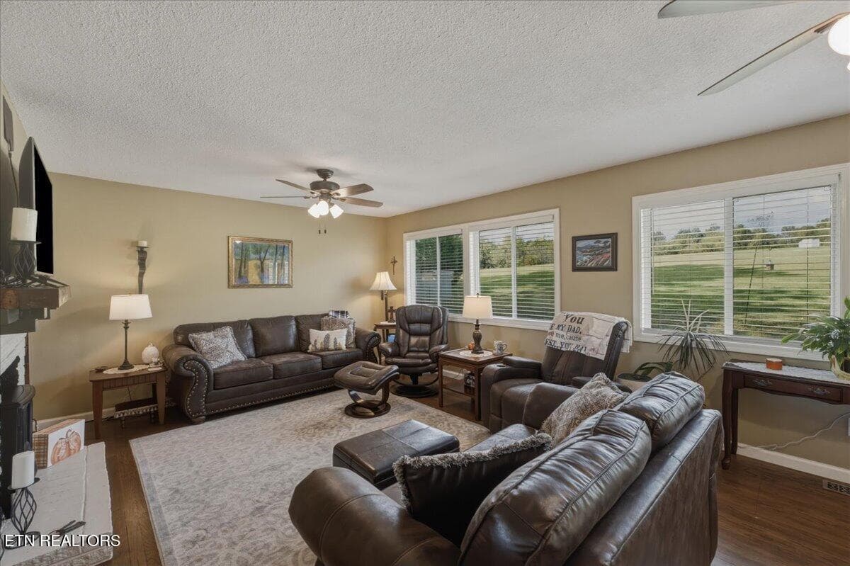 07-Living Room - 481 Judson Rd, Strawberry Plains, TN 37871, Strawberry Plains