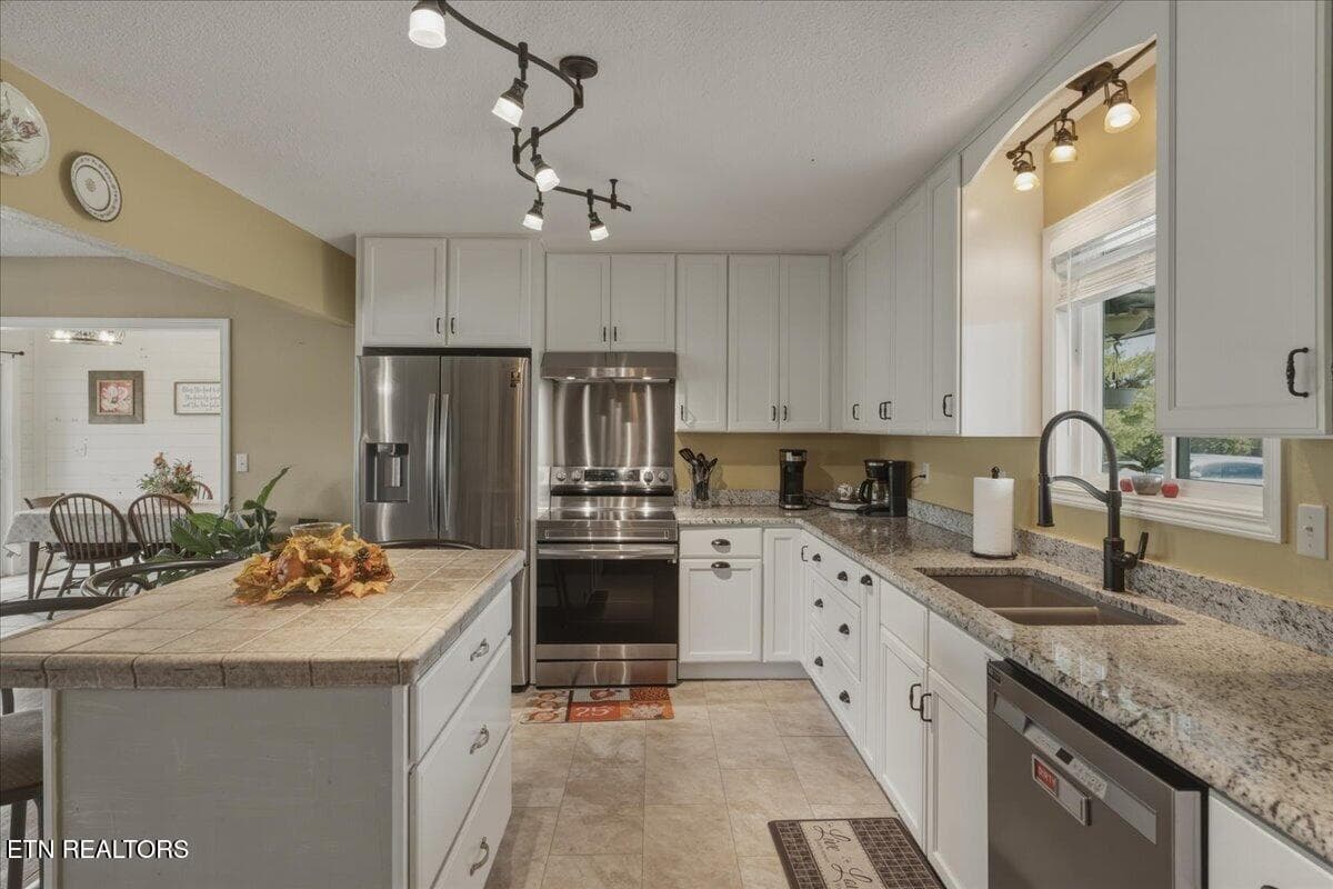 09-Kitchen - 481 Judson Rd, Strawberry Plains, TN 37871, Strawberry Plains