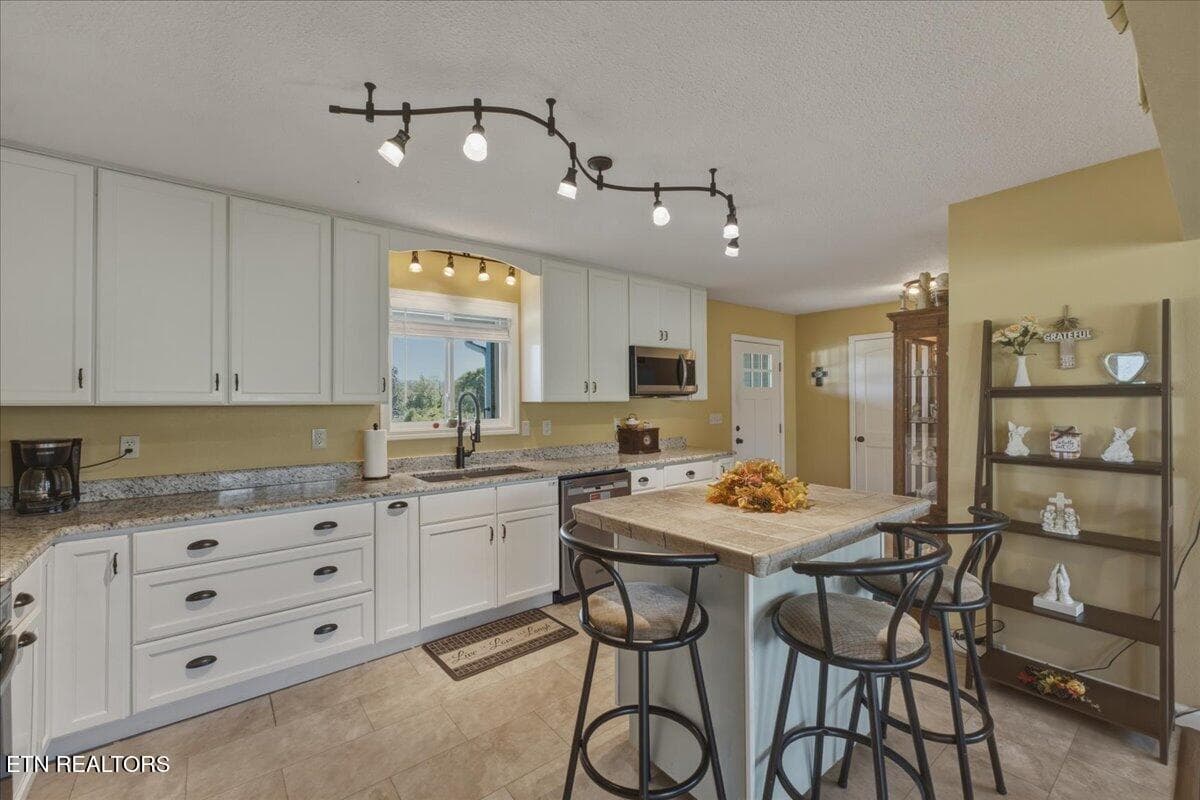 11-Kitchen - 481 Judson Rd, Strawberry Plains, TN 37871, Strawberry Plains