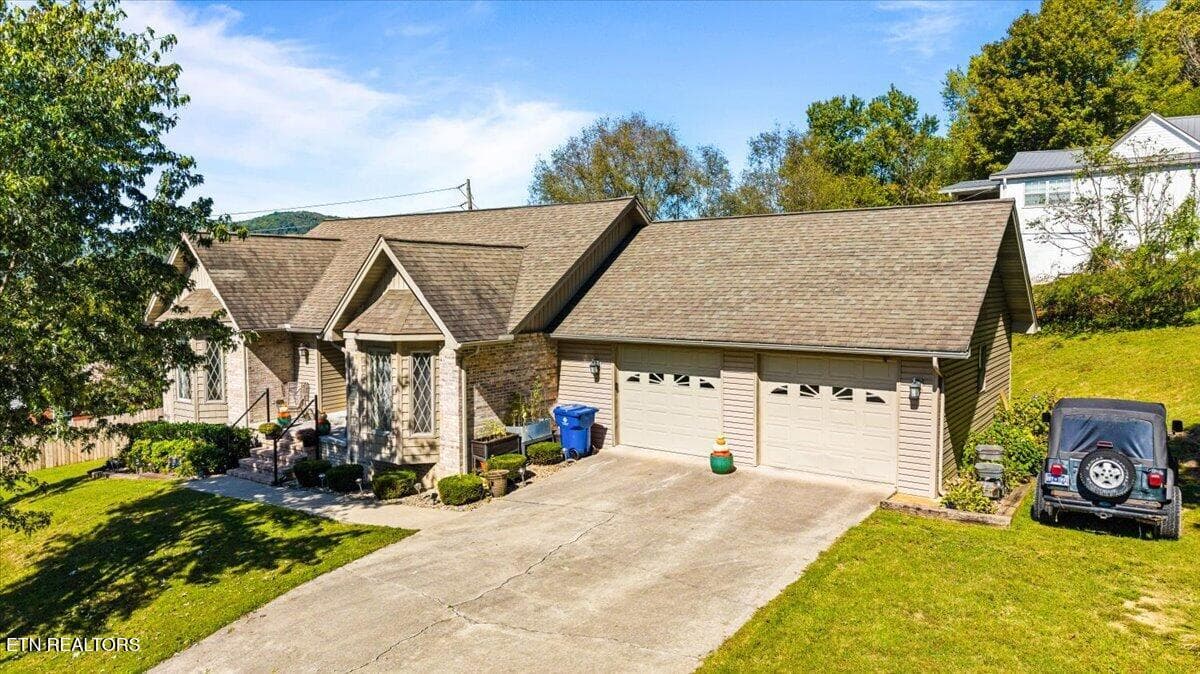 02-685 Ivey St - 685 Ivey St, Jellico, TN 37762