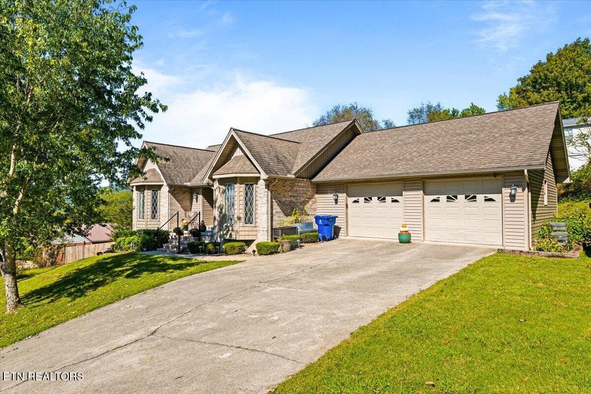 04-685 Ivey St - 685 Ivey St, Jellico, TN 37762