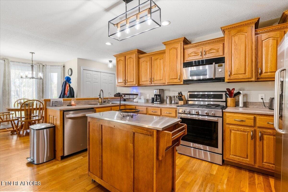 17-685 Ivey St - 685 Ivey St, Jellico, TN 37762