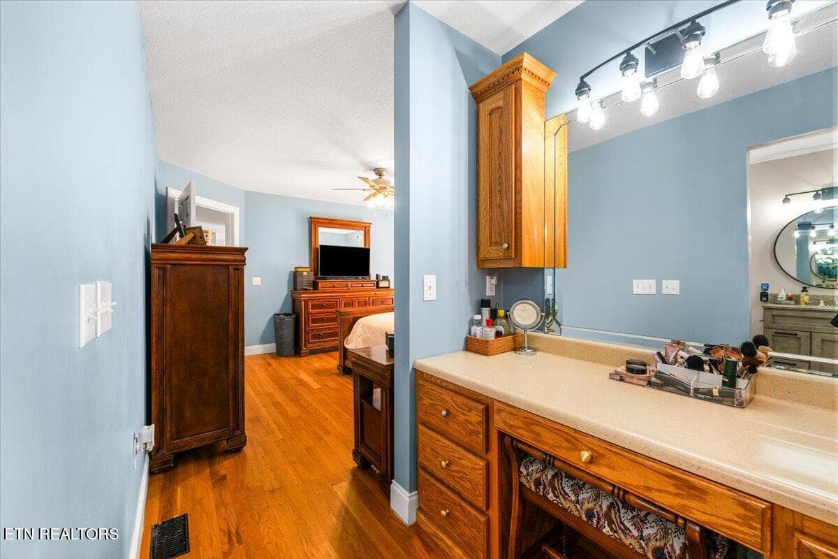 33-685 Ivey St - 685 Ivey St, Jellico, TN 37762