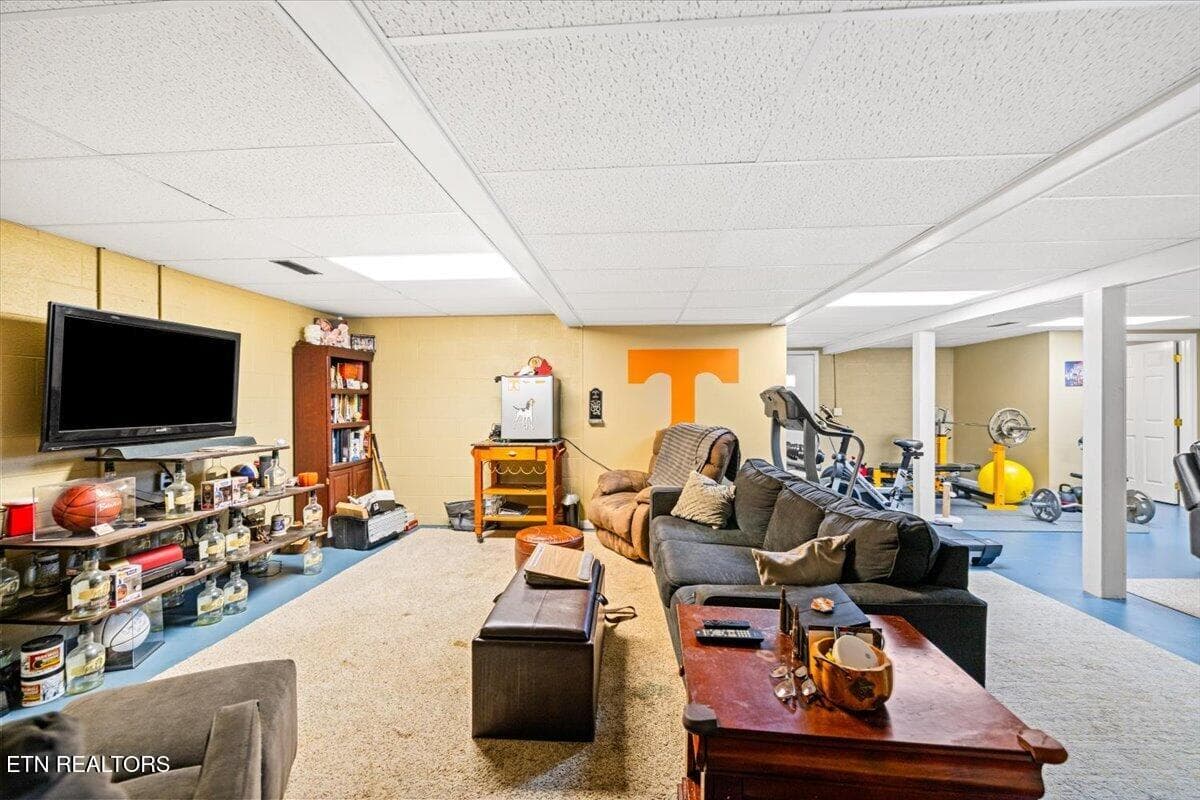 45-685 Ivey St - 685 Ivey St, Jellico, TN 37762