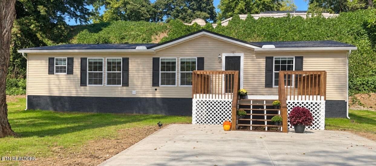 134 Hollow Lane, Caryville, TN 37714