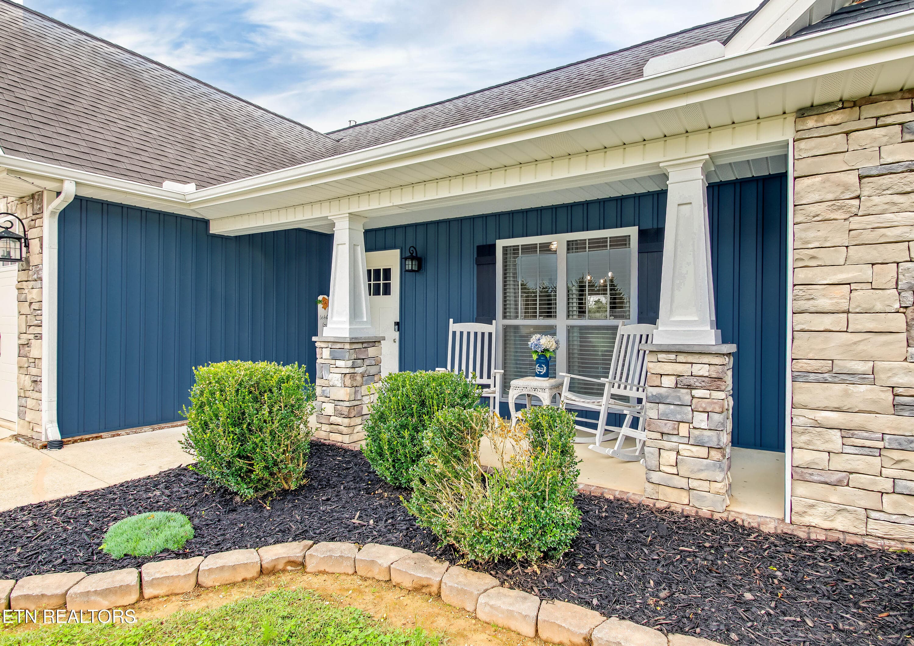 Front porch 2 - 101 Jason Hovater Way, Clinton, TN 37716, Clinton