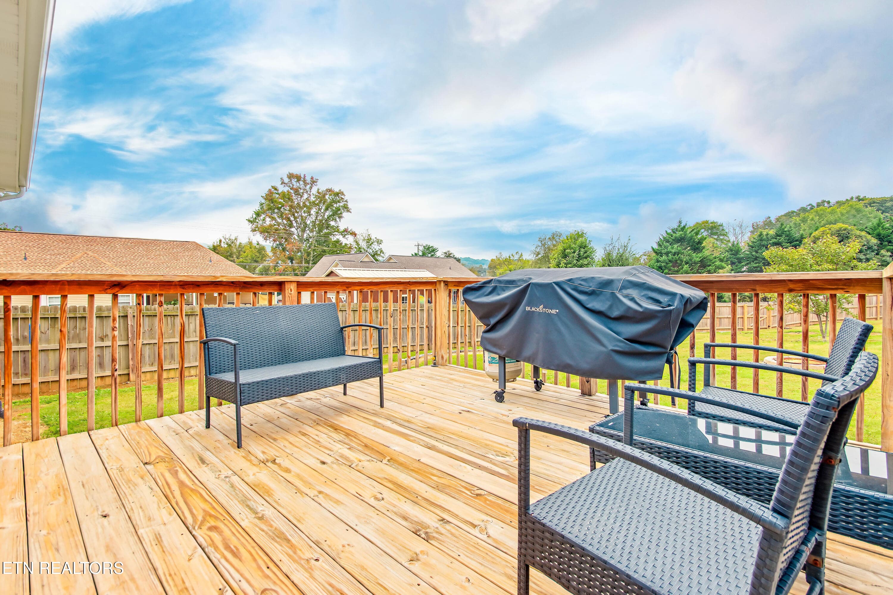 Deck - 101 Jason Hovater Way, Clinton, TN 37716, Clinton