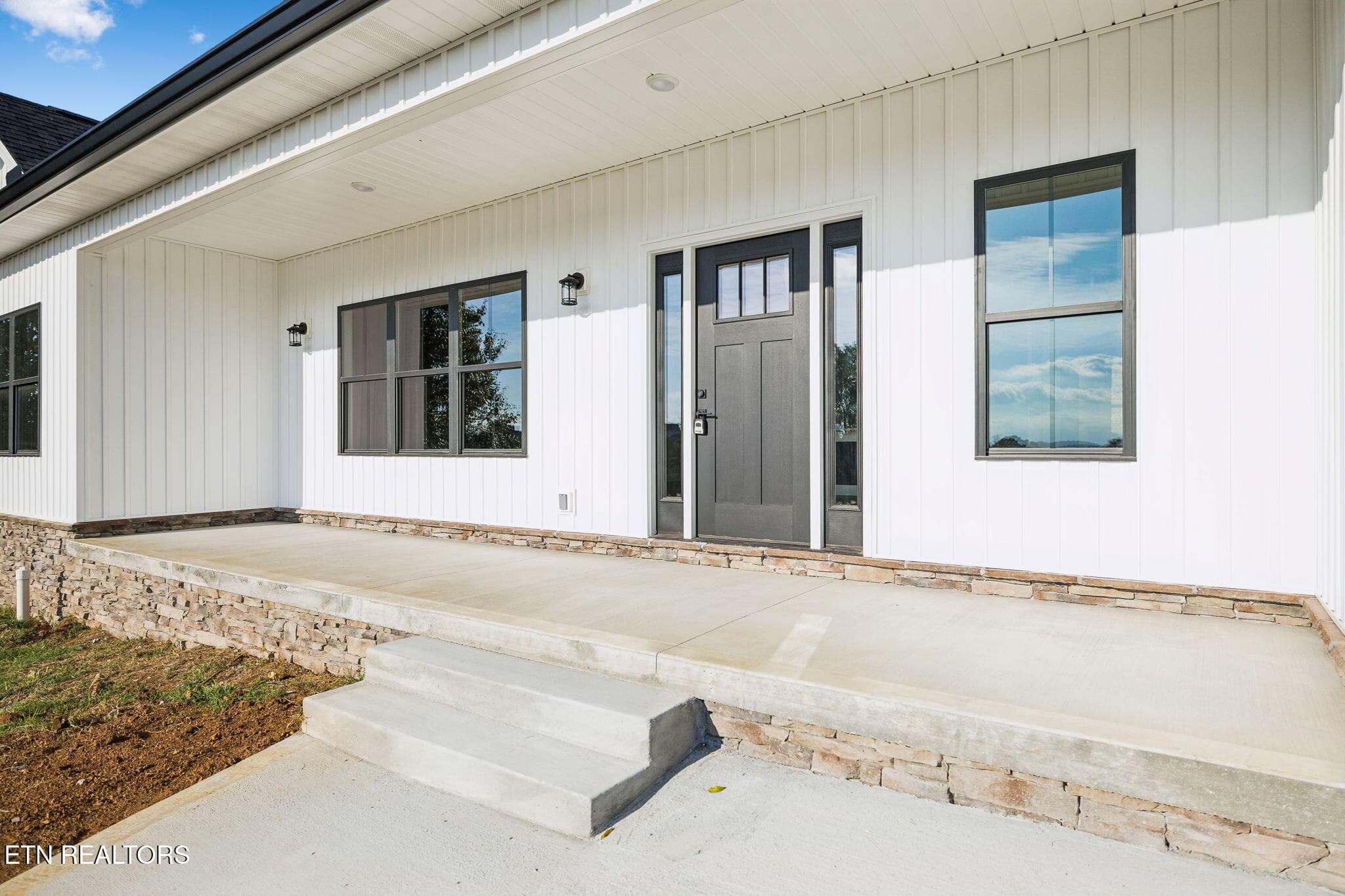 front5 - 1259 Stewart St, Sevierville, TN 37876